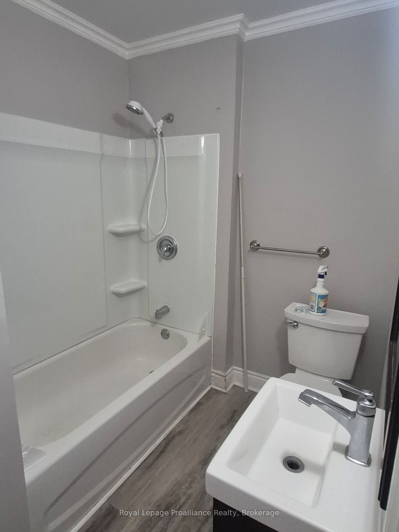 21 King Street E Property Photo 18
