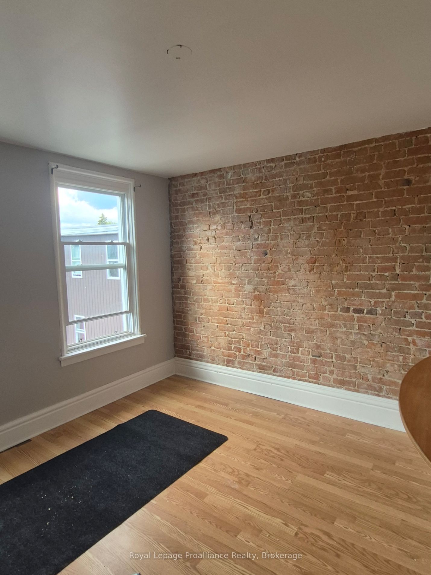 21 King Street E Property Photo 19