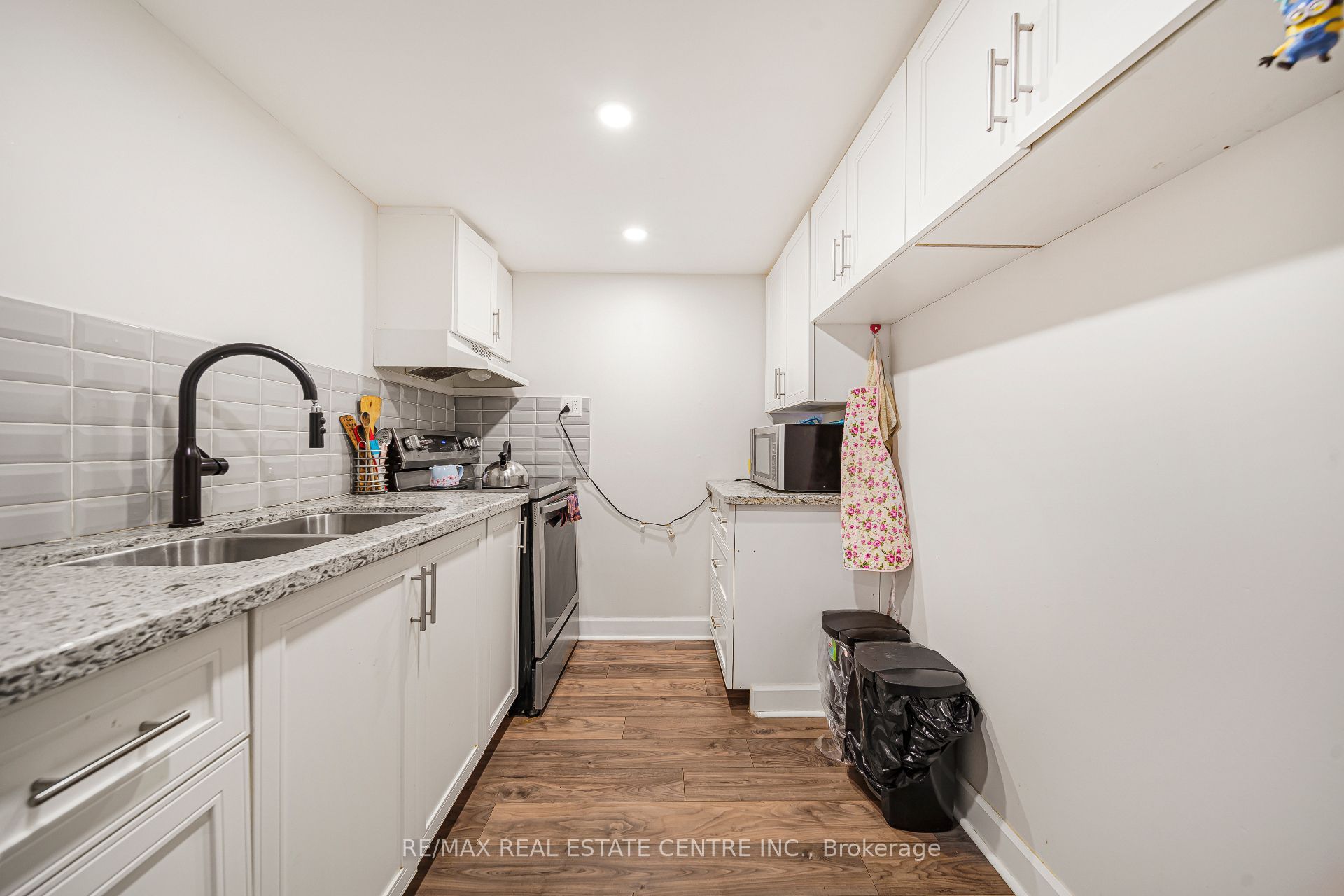 659 Upper Wellington Street E Property Photo 33