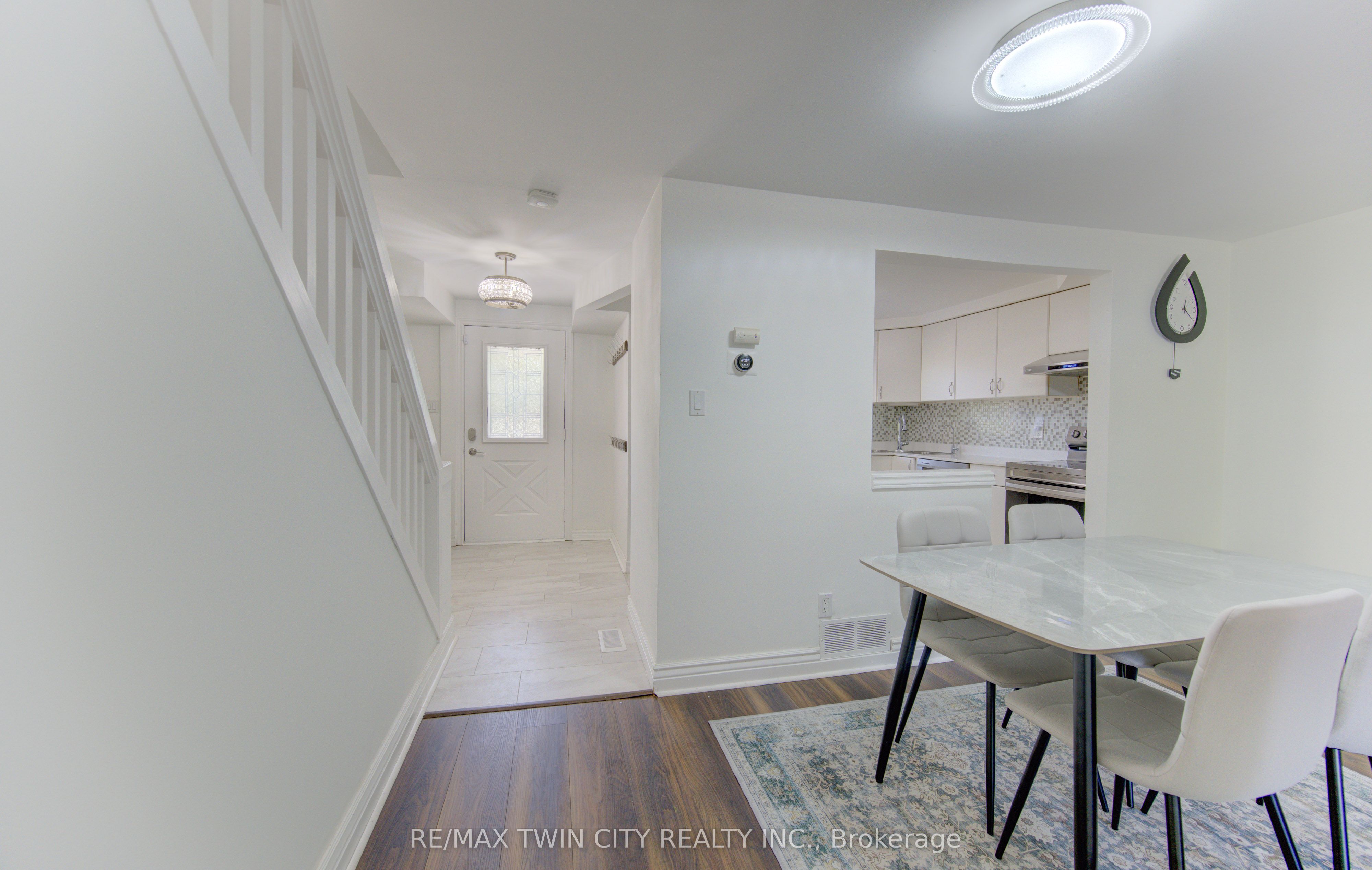 32 Enfield Drive Property Photo 4