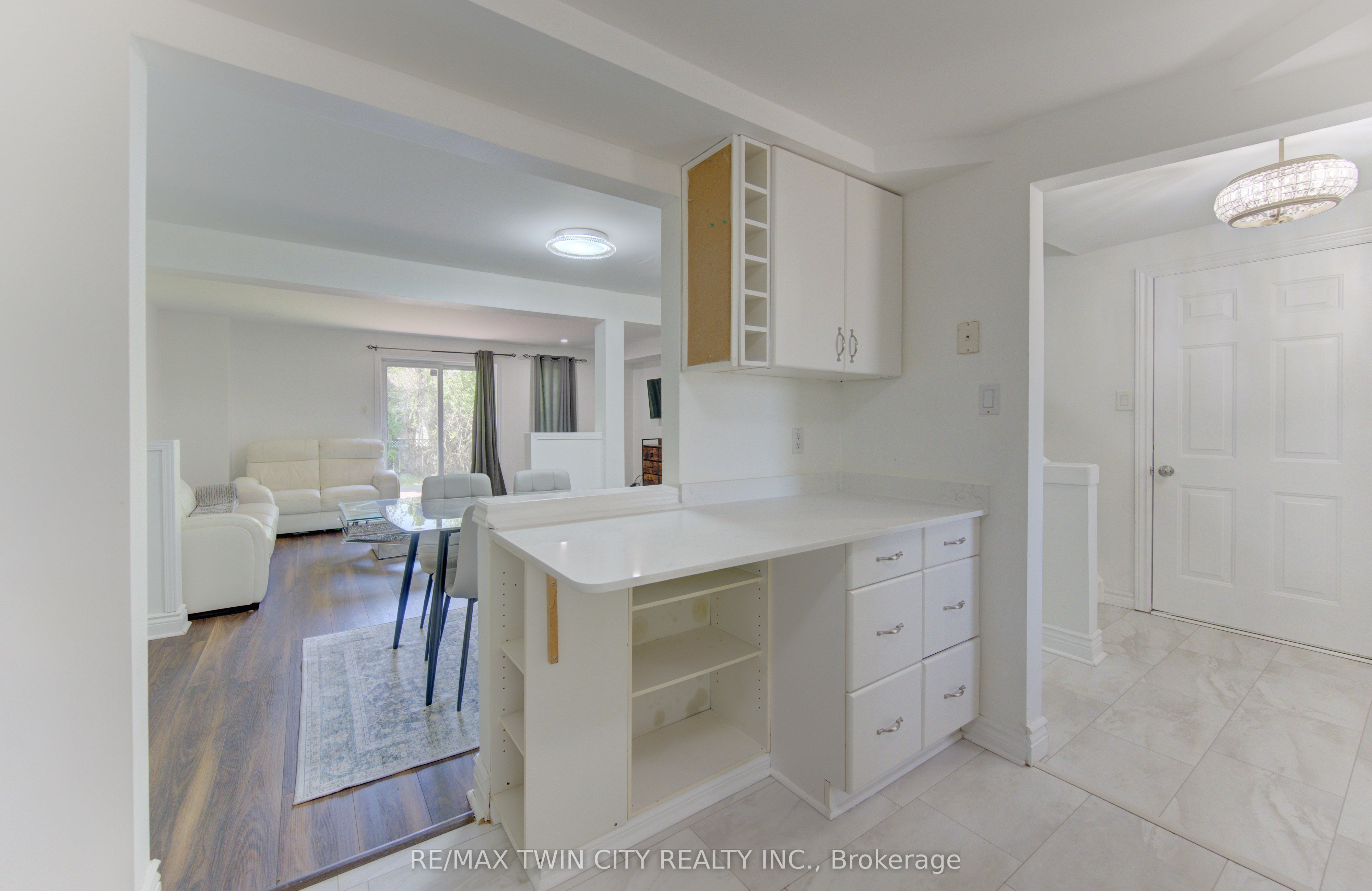32 Enfield Drive Property Photo 9