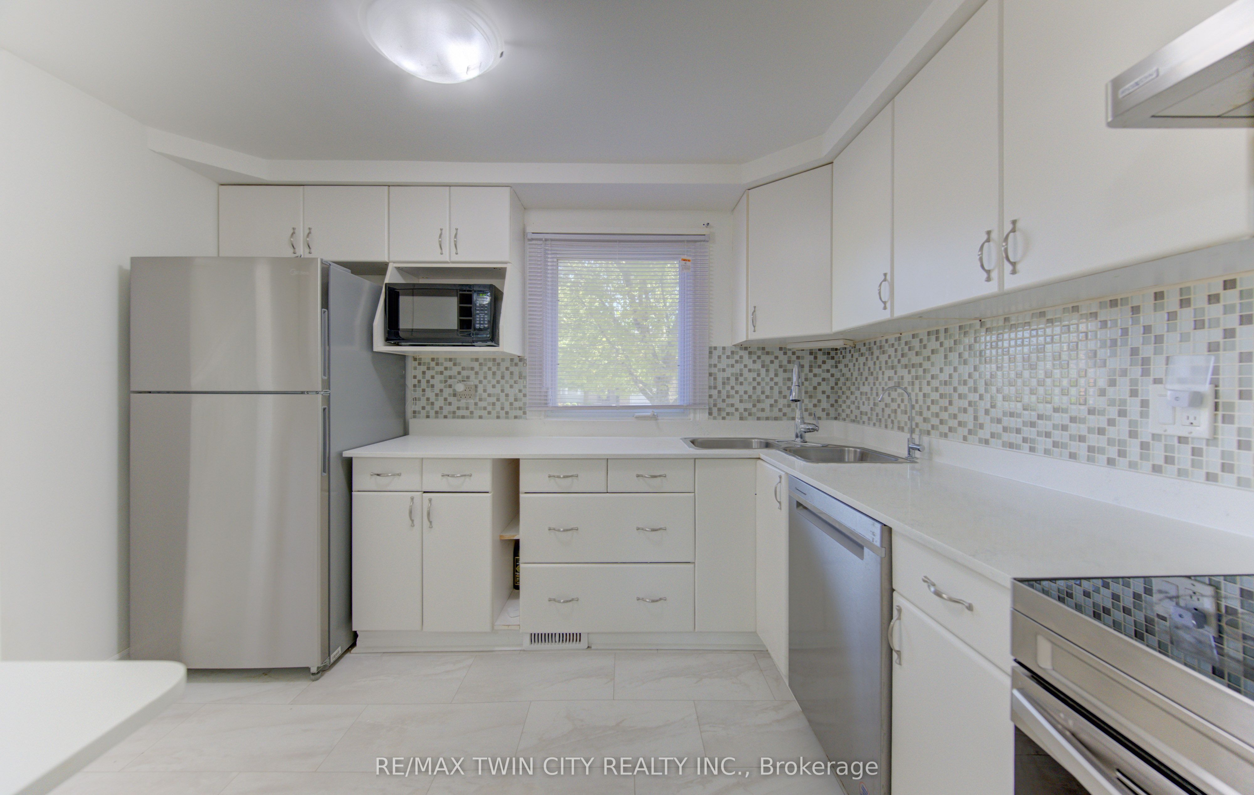 32 Enfield Drive Property Photo 10