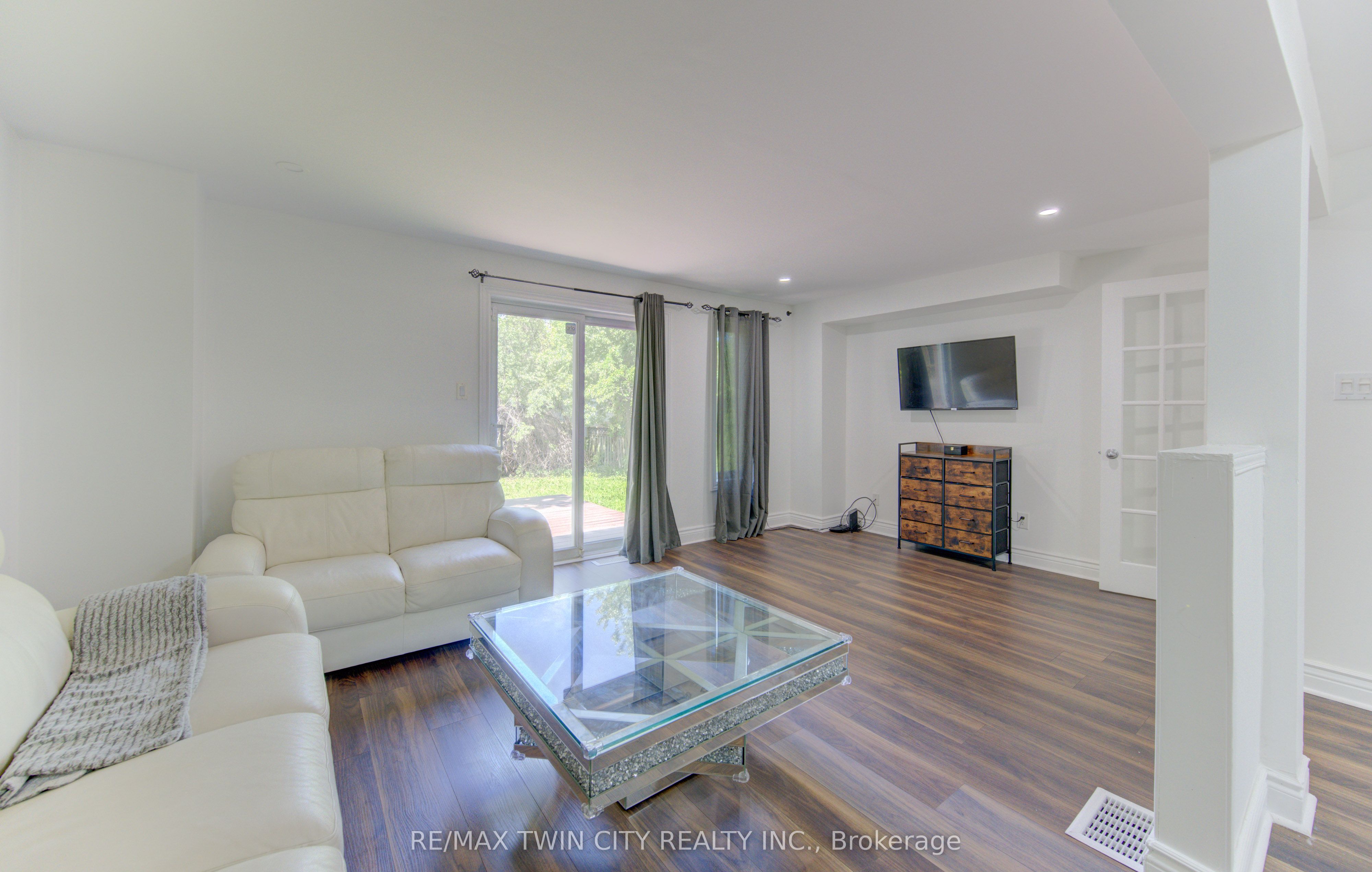 32 Enfield Drive Property Photo 13