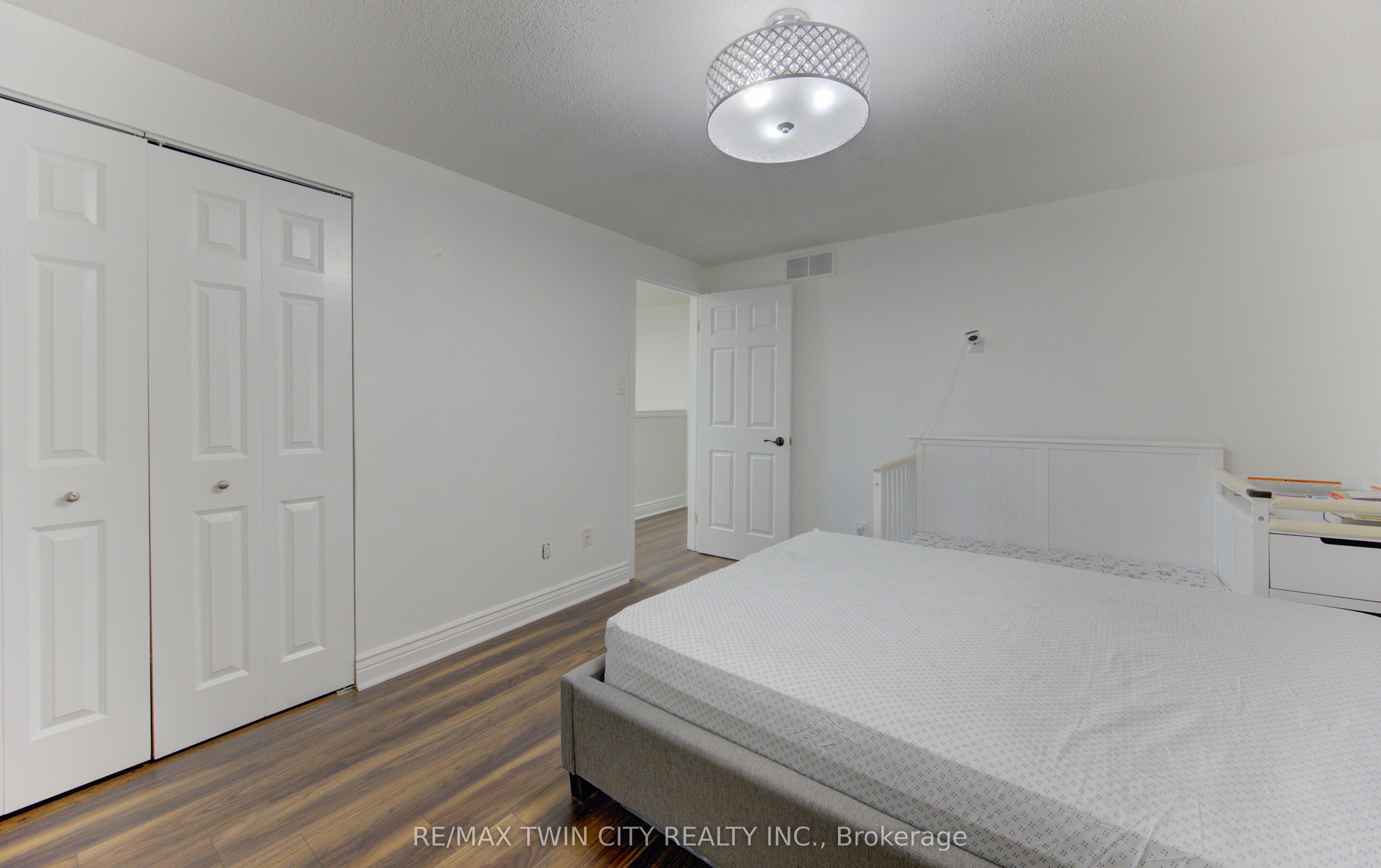 32 Enfield Drive Property Photo 23