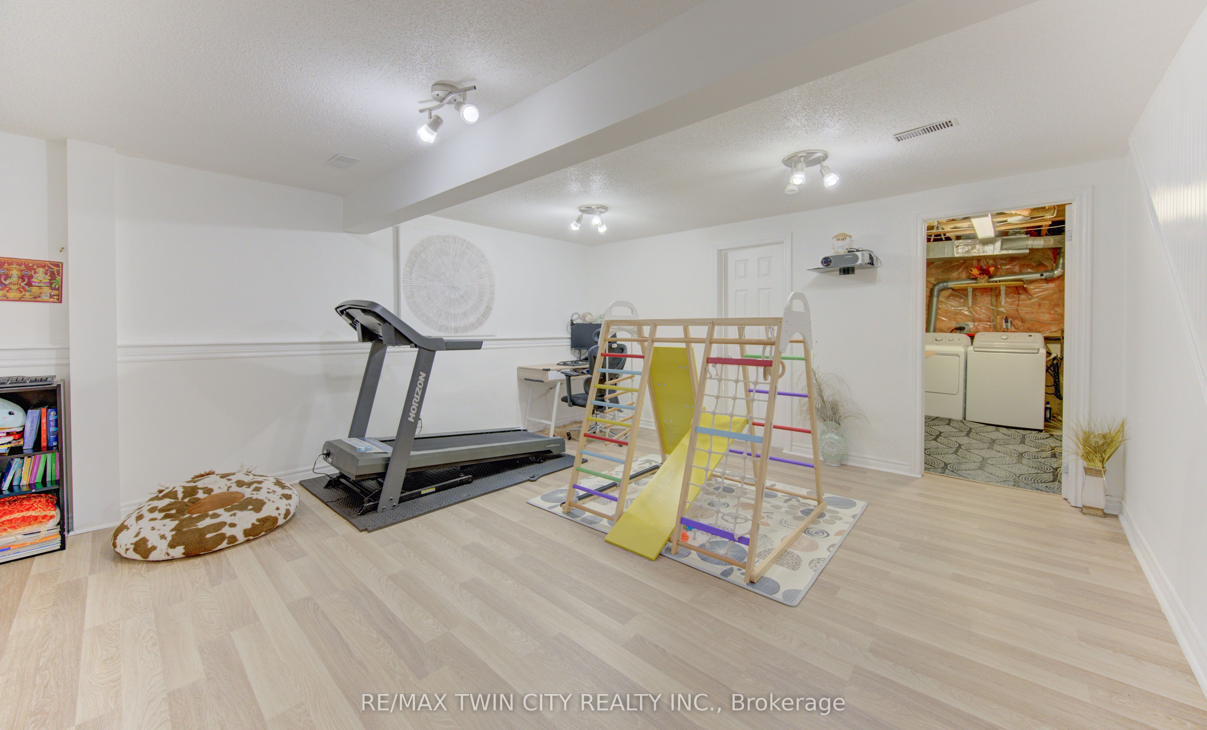 32 Enfield Drive Property Photo 25