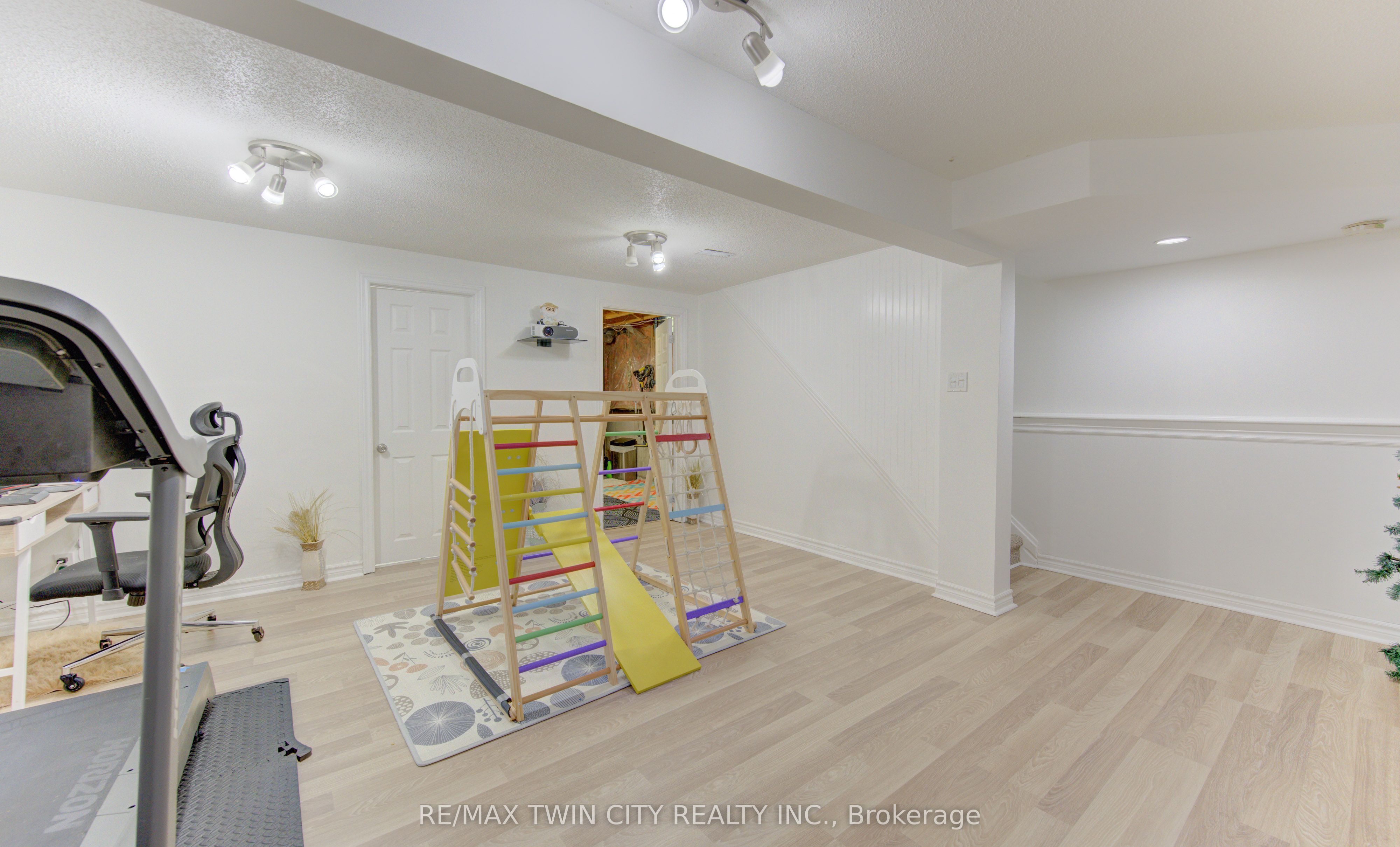 32 Enfield Drive Property Photo 26