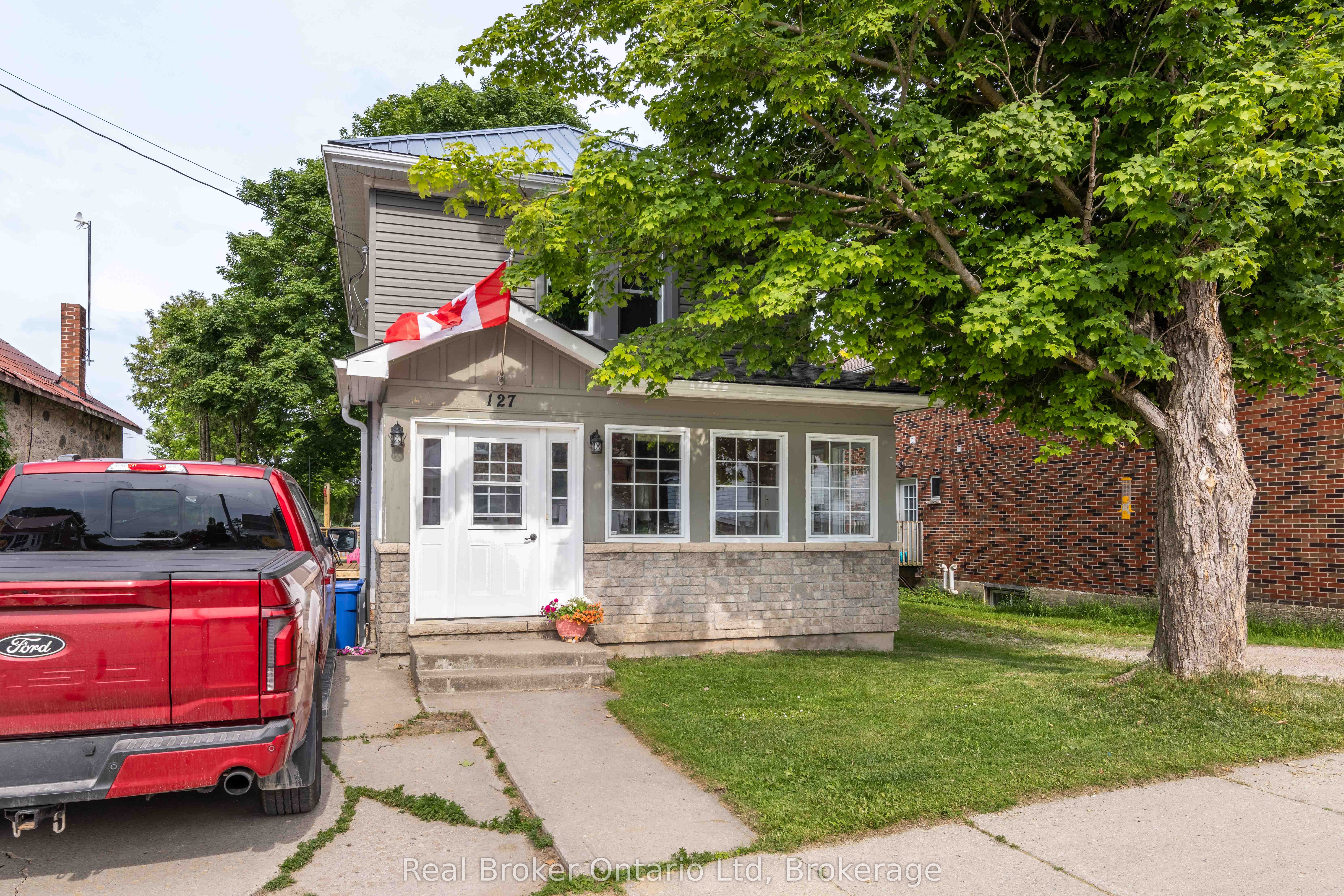 127 Garafraxa Street Property Photo 1