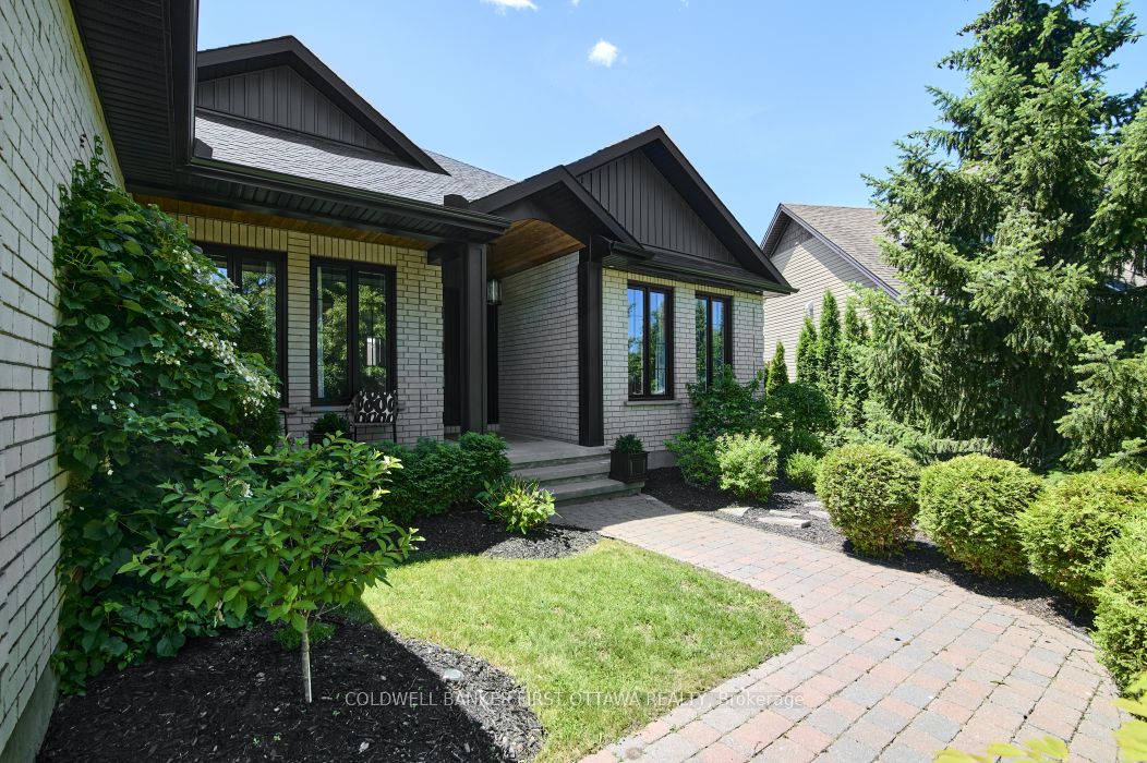 179 Glenncastle Drive Property Photo 2