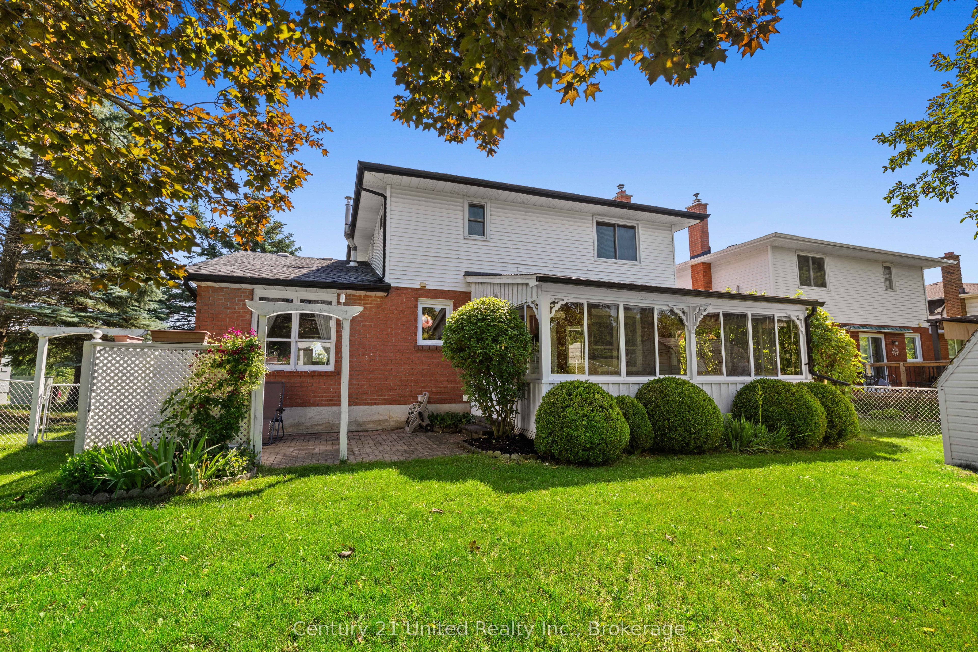 2317 Woodglade Boulevard Property Photo 4