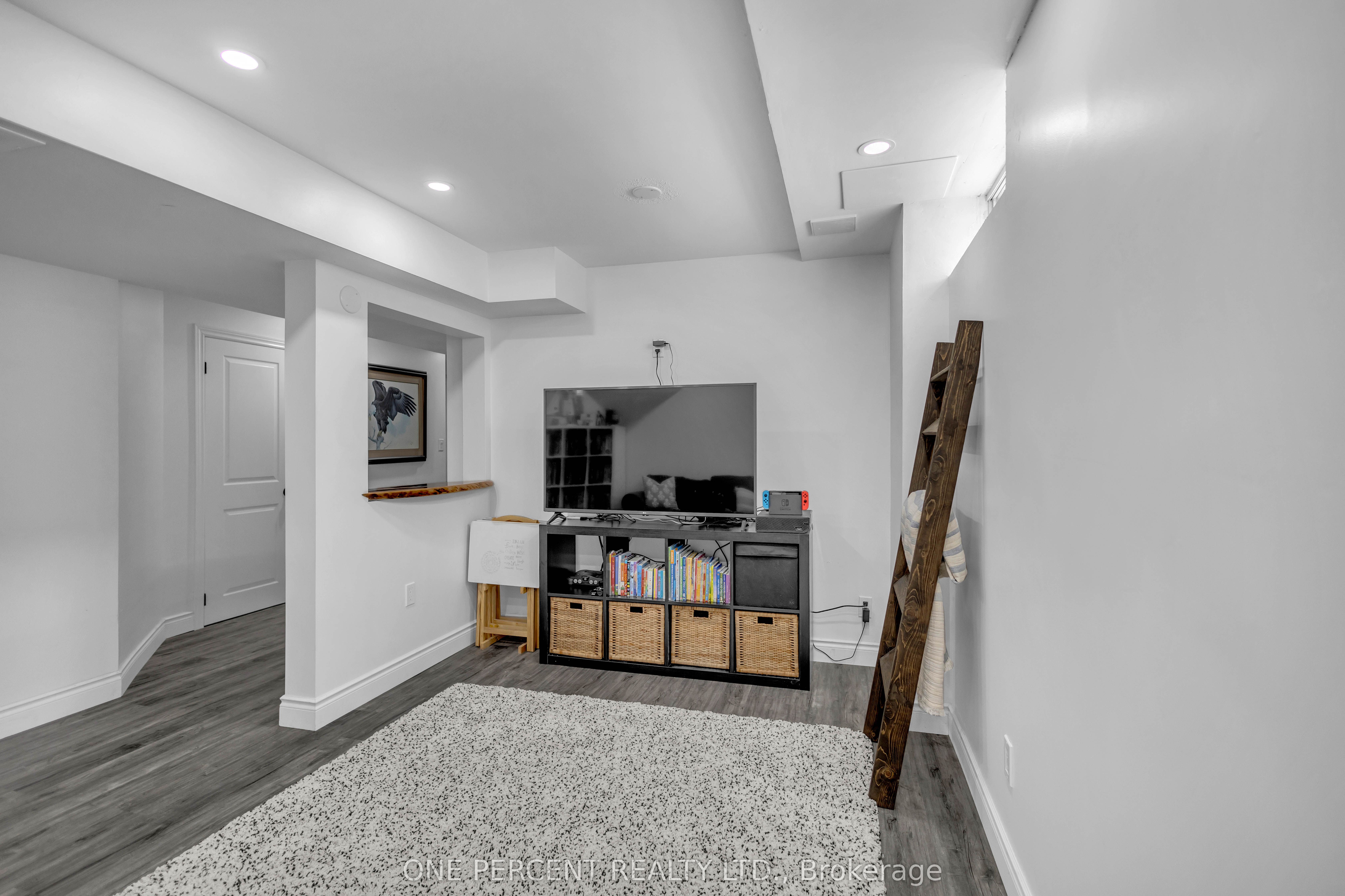 48 Kathleen Street Property Photo 34