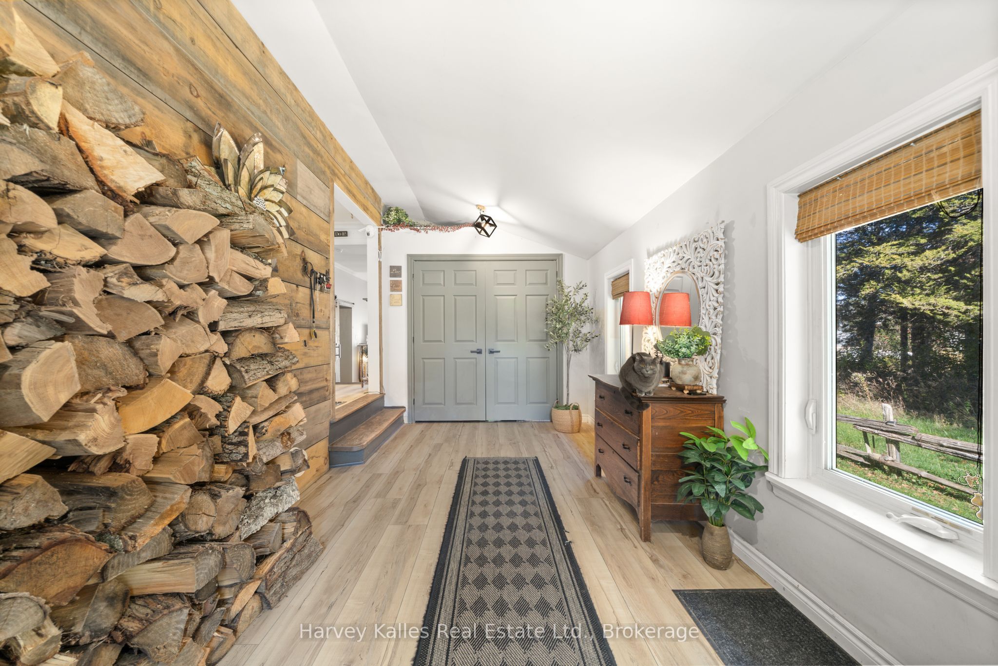 12130 Loyalist Parkway Property Photo 4