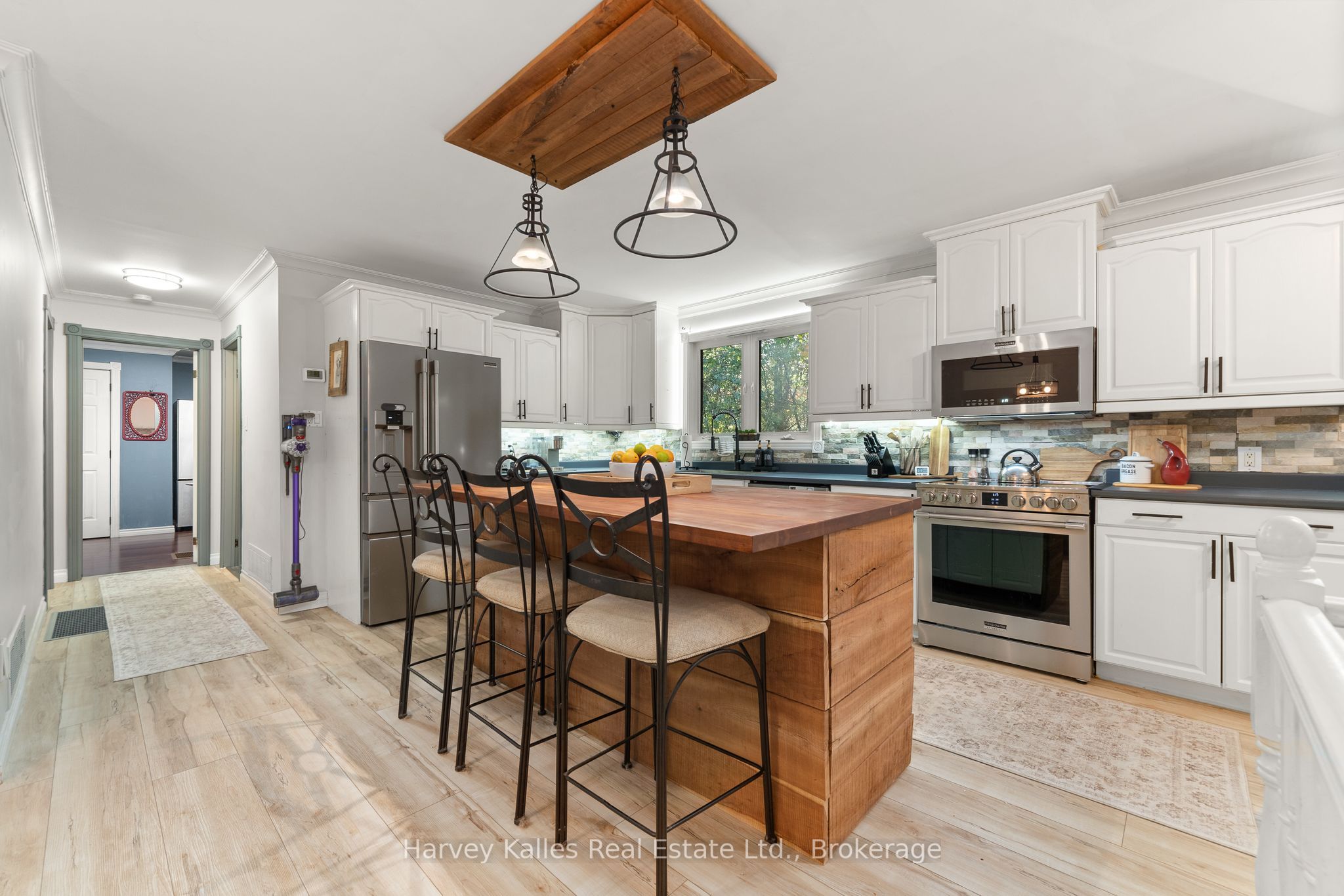 12130 Loyalist Parkway Property Photo 6