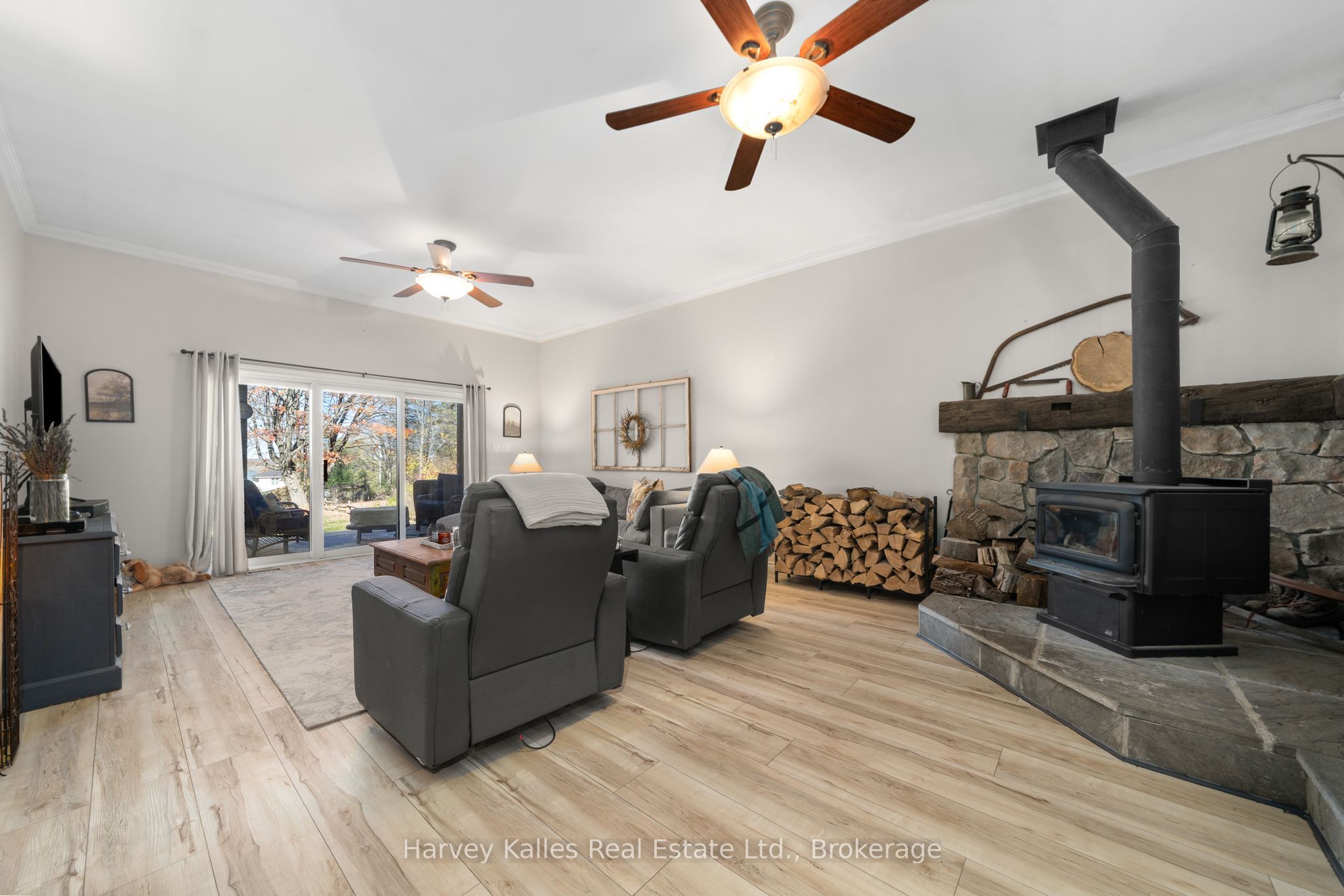 12130 Loyalist Parkway Property Photo 10