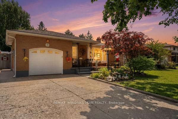 33 Meadowbrook Crescent Property Photo 2