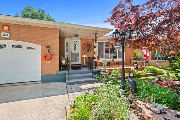 33 Meadowbrook Crescent Property Photo 3