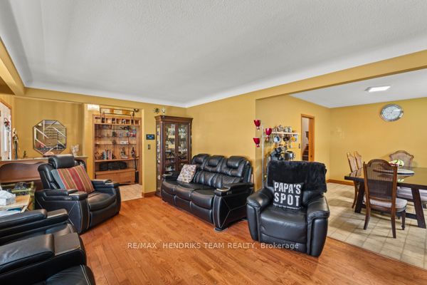 33 Meadowbrook Crescent Property Photo 9
