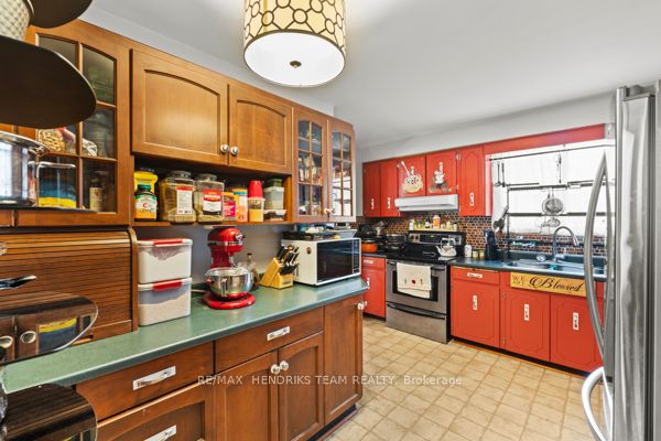 33 Meadowbrook Crescent Property Photo 11