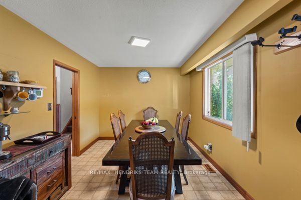 33 Meadowbrook Crescent Property Photo 13