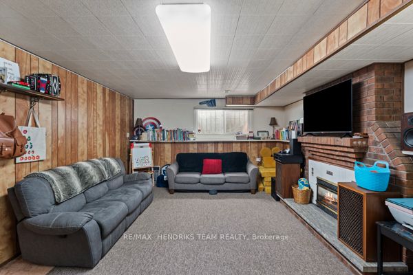 33 Meadowbrook Crescent Property Photo 22