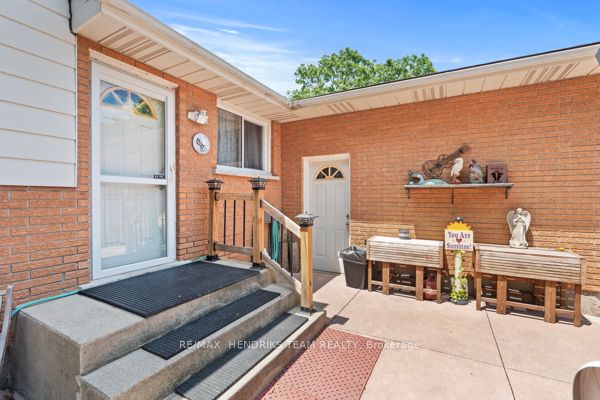 33 Meadowbrook Crescent Property Photo 29