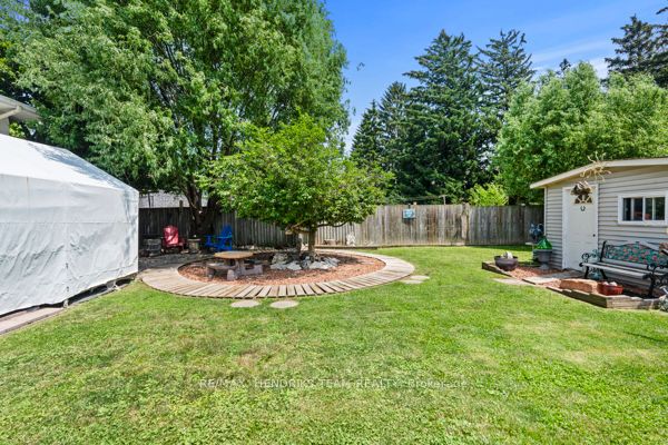 33 Meadowbrook Crescent Property Photo 35