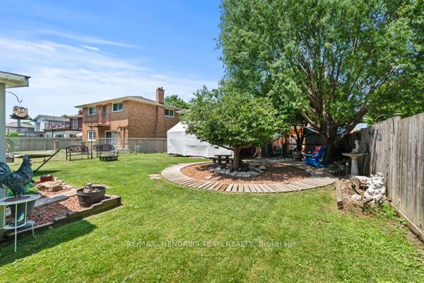 33 Meadowbrook Crescent Property Photo 39
