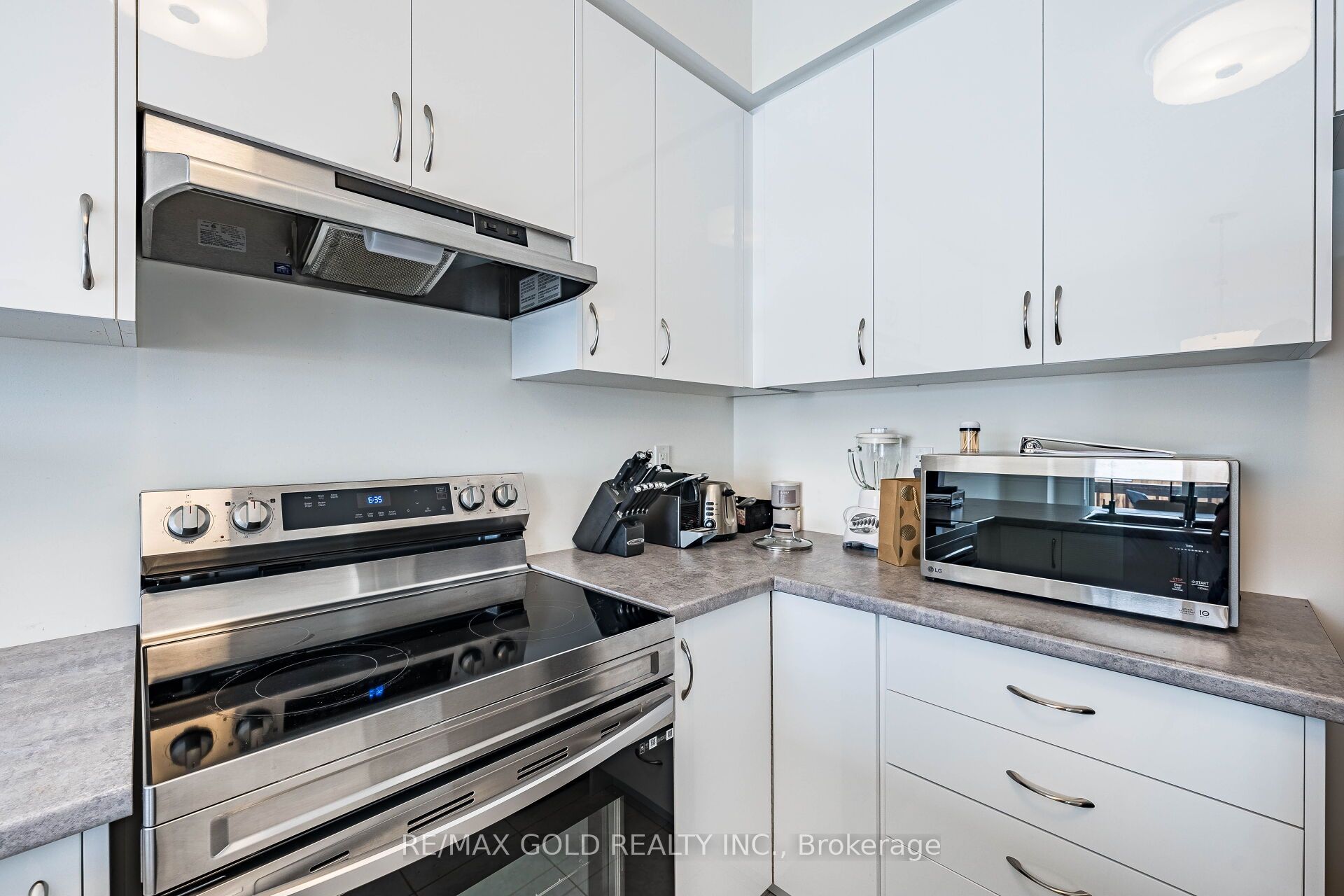 37 George Brier Drive Property Photo 11