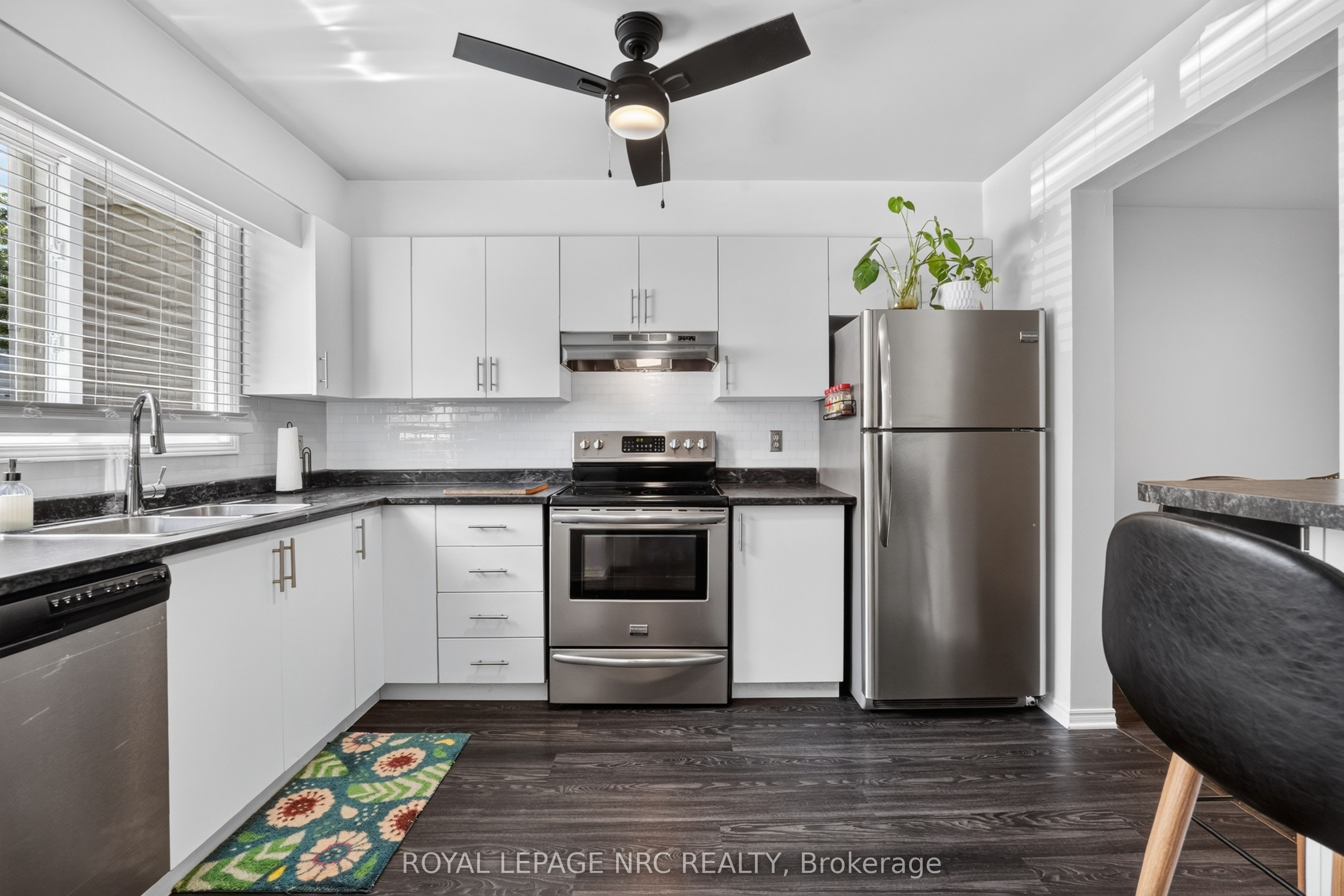 65 Dorchester Boulevard 40 Property Photo 27