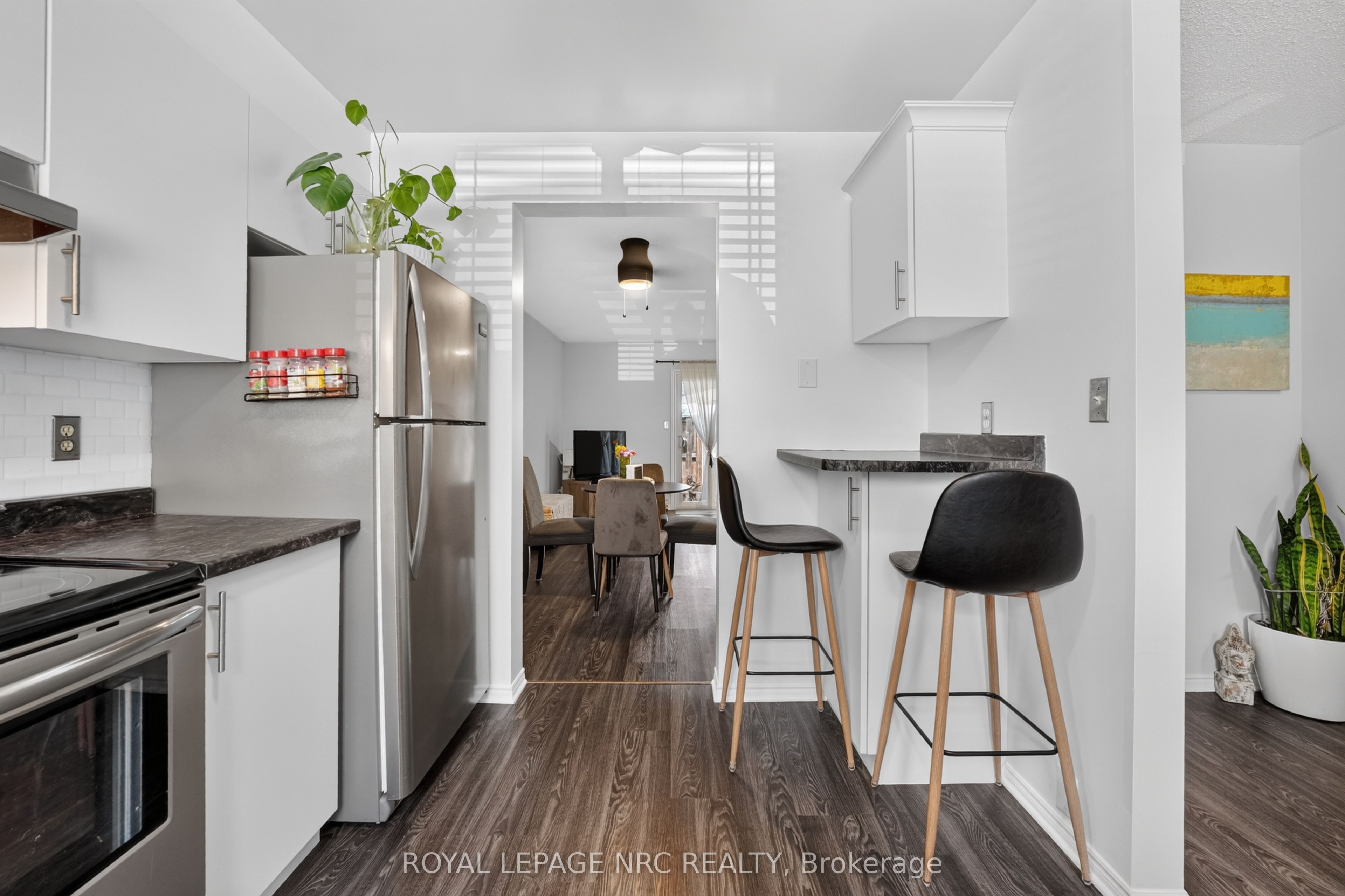 65 Dorchester Boulevard 40 Property Photo 28