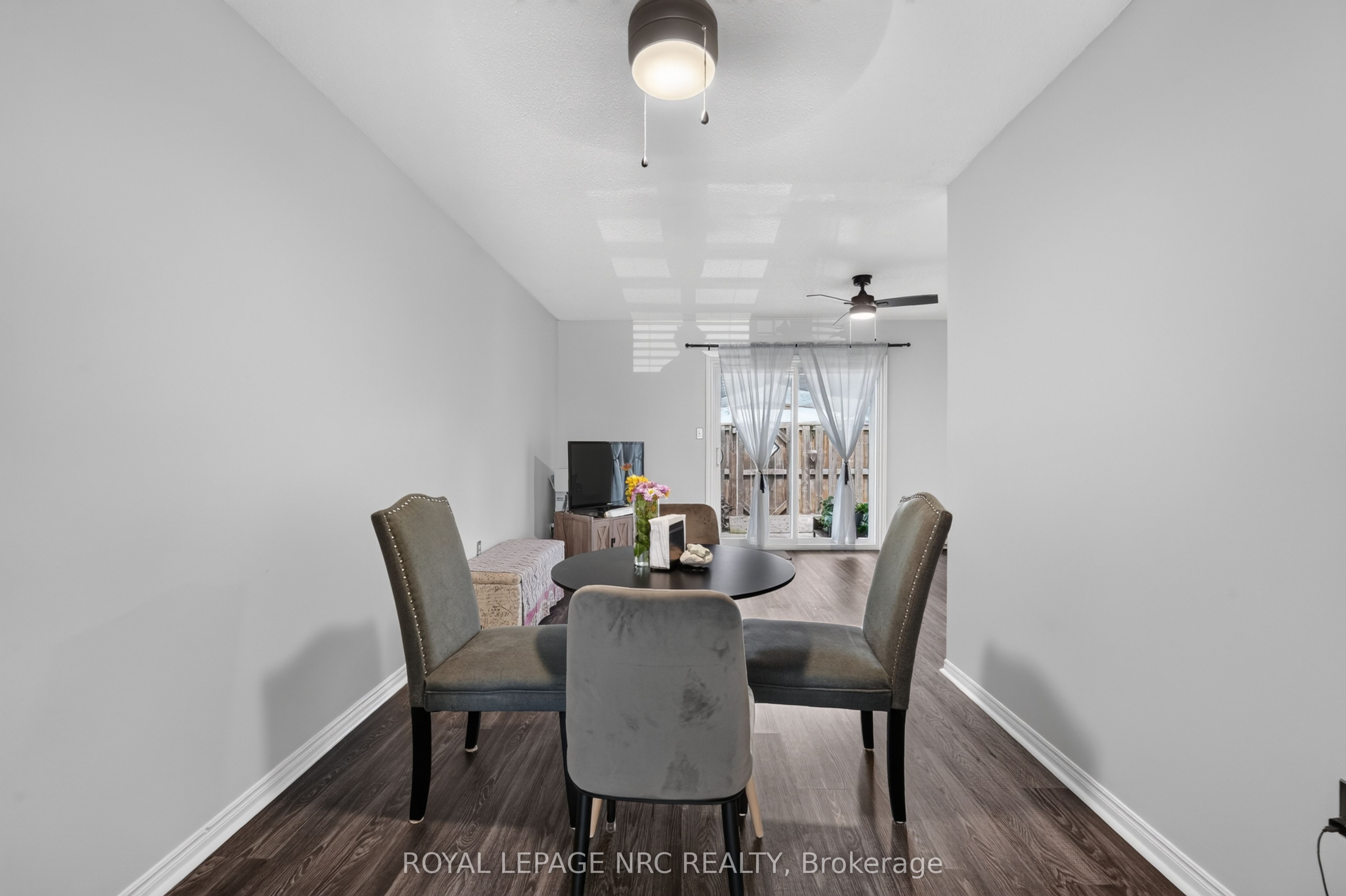 65 Dorchester Boulevard 40 Property Photo 32