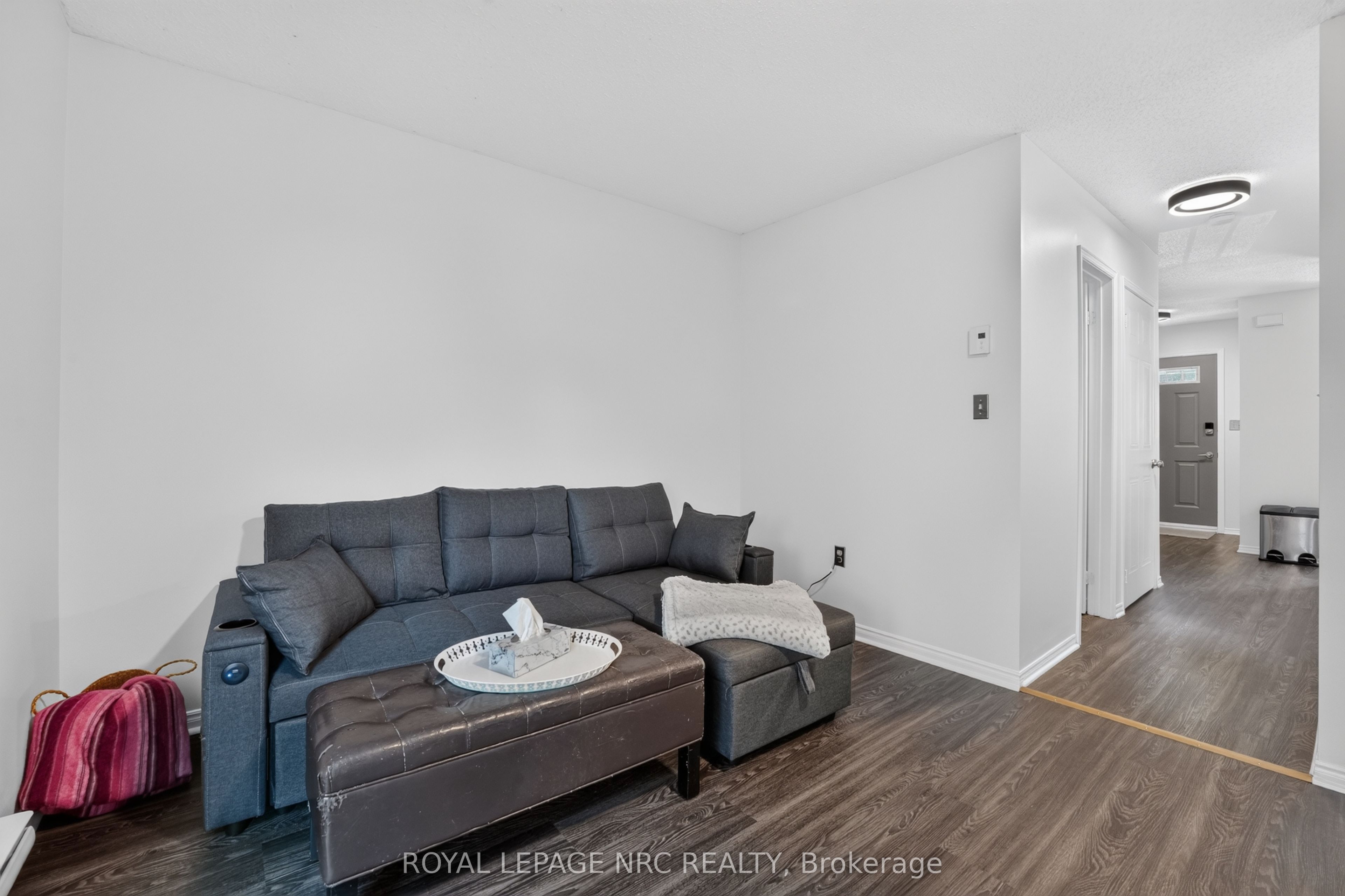65 Dorchester Boulevard 40 Property Photo 37