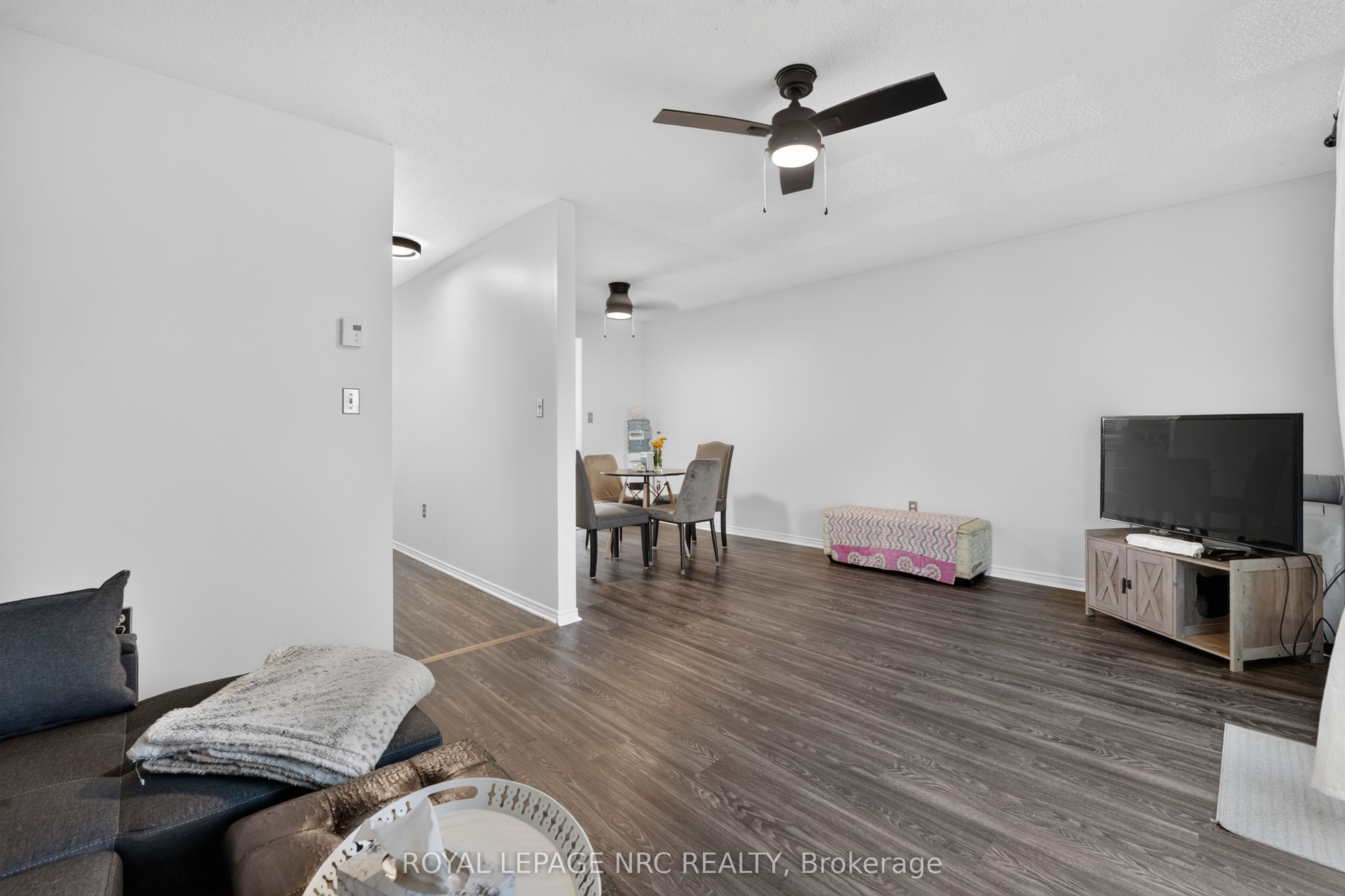 65 Dorchester Boulevard 40 Property Photo 38