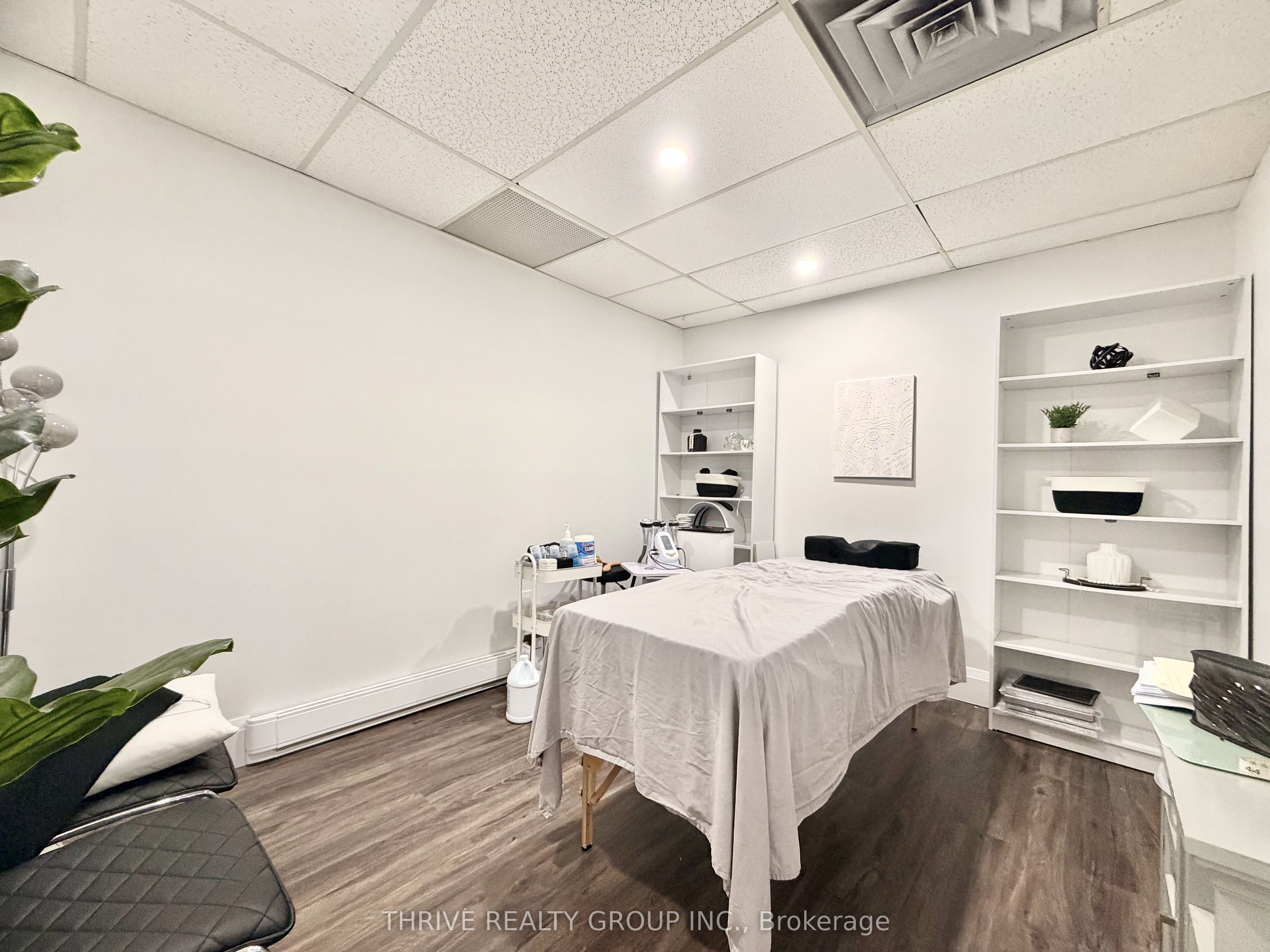 1288 Commissioners Road W C Property Photo 1