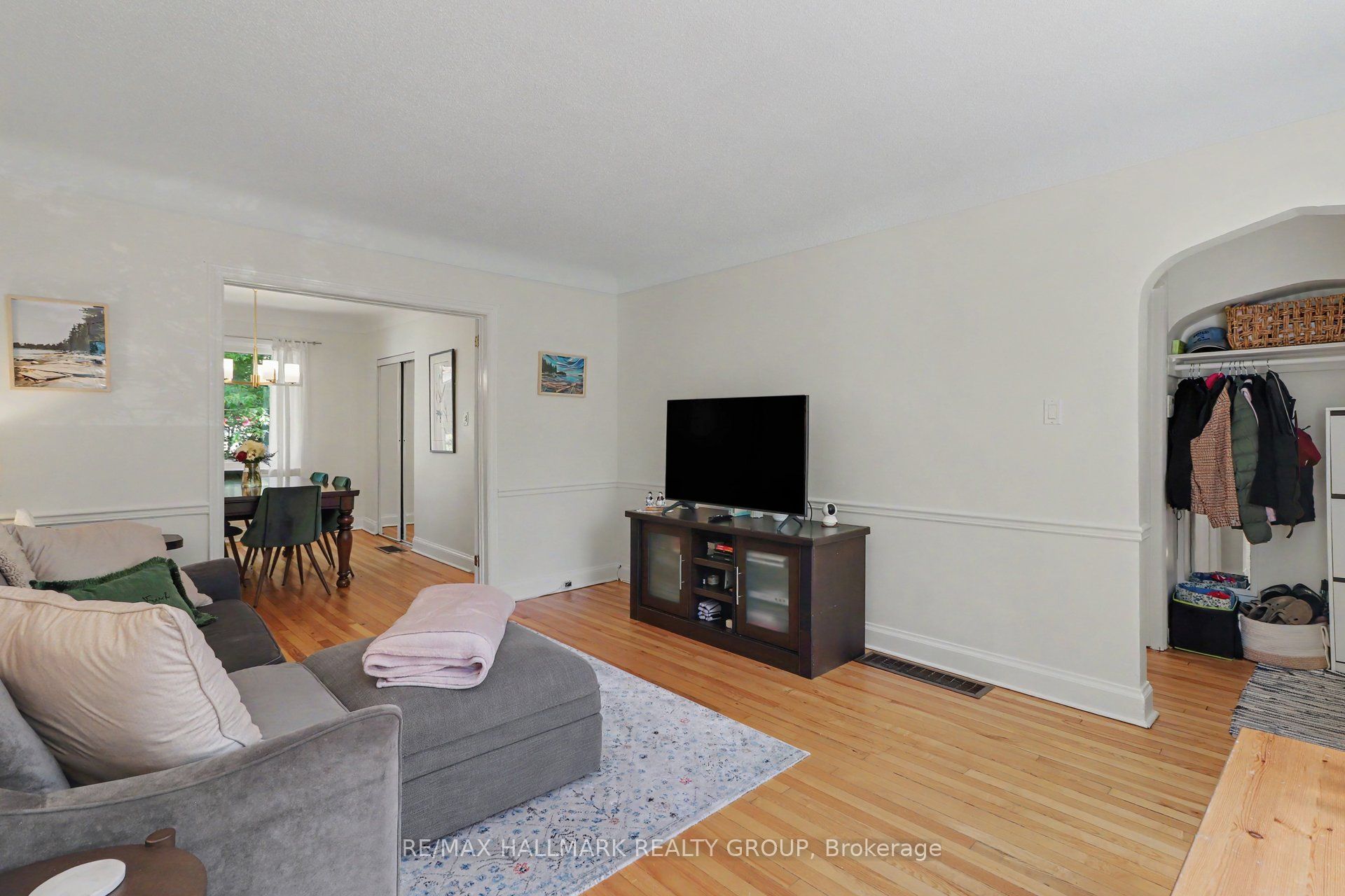 99 Dagmar Avenue Property Photo 5