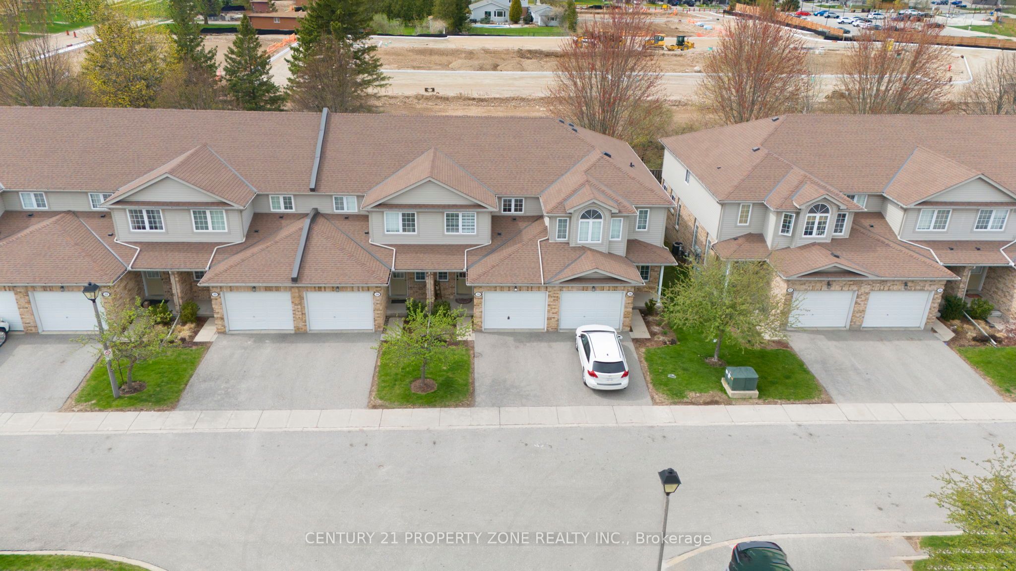 210 Dawn Avenue 35 Property Photo 2