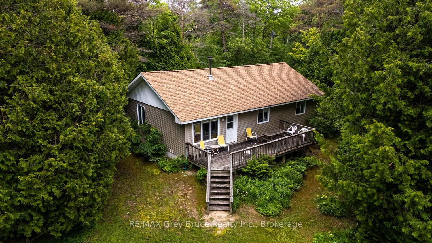 550 Huron Road N Property Photo 3