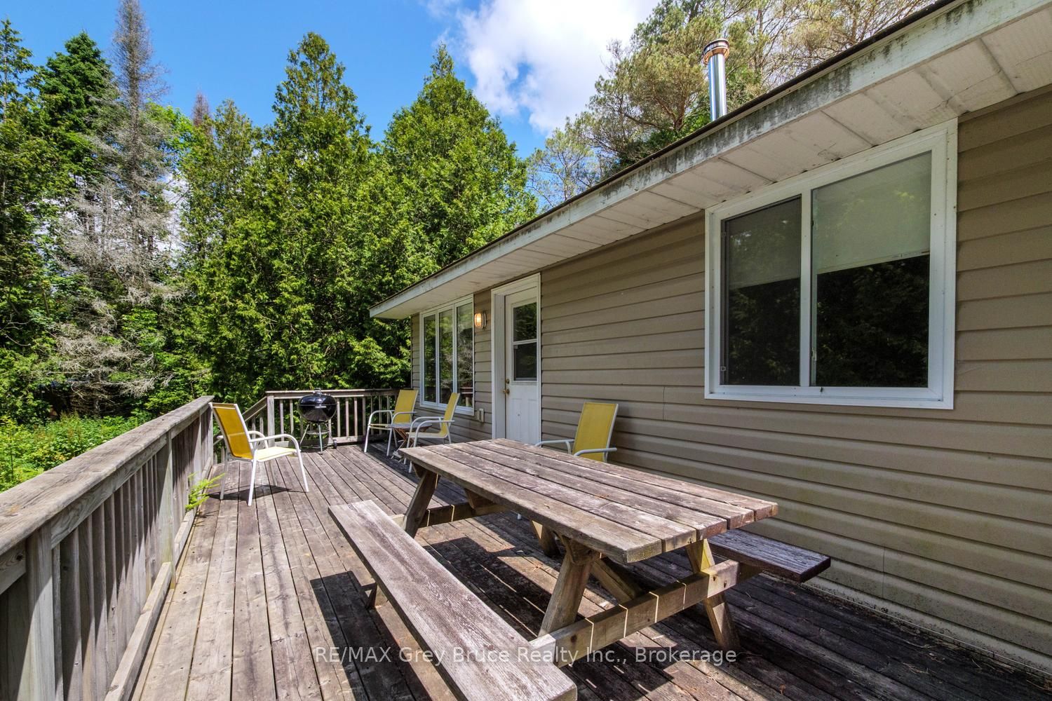 550 Huron Road N Property Photo 16