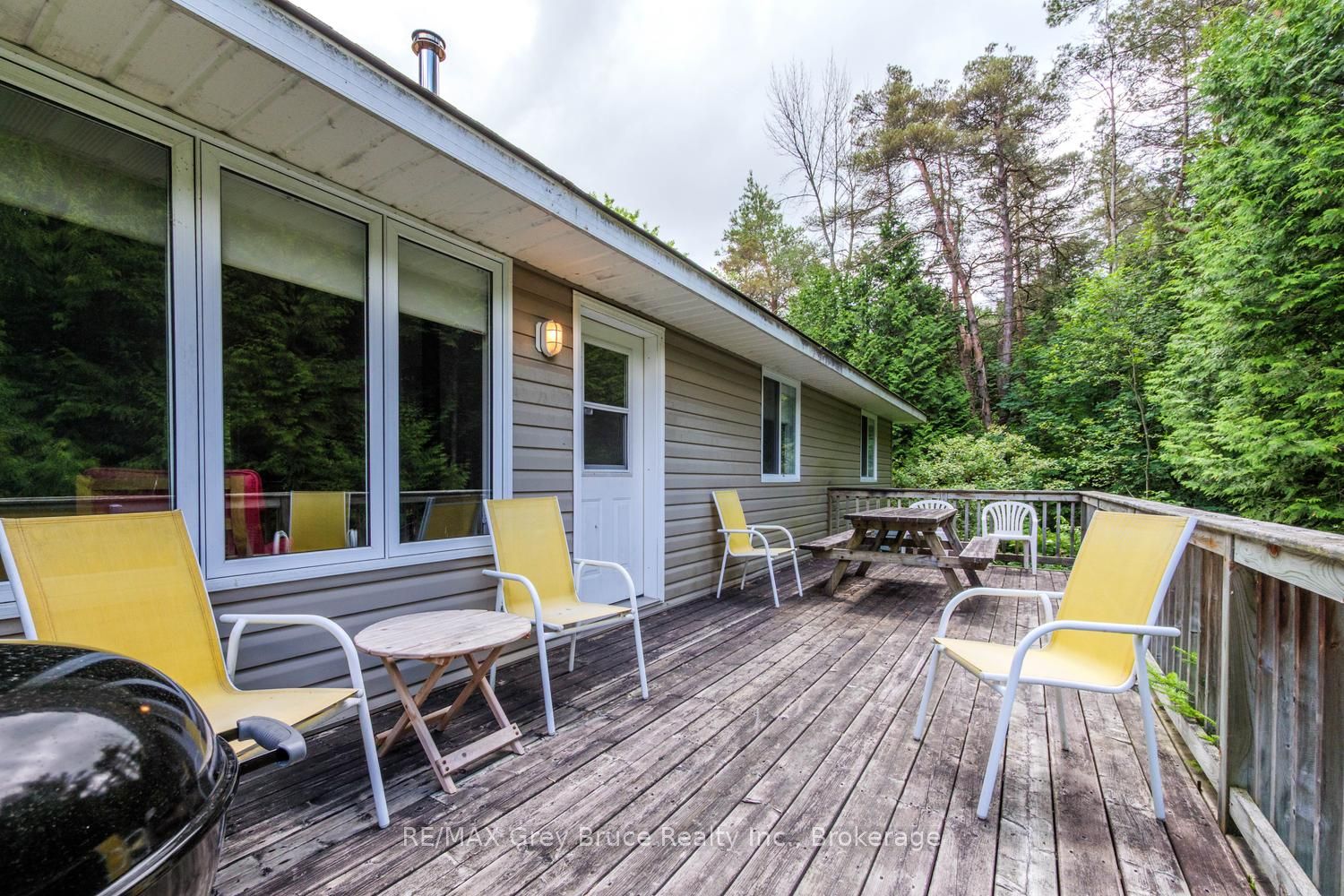550 Huron Road N Property Photo 17