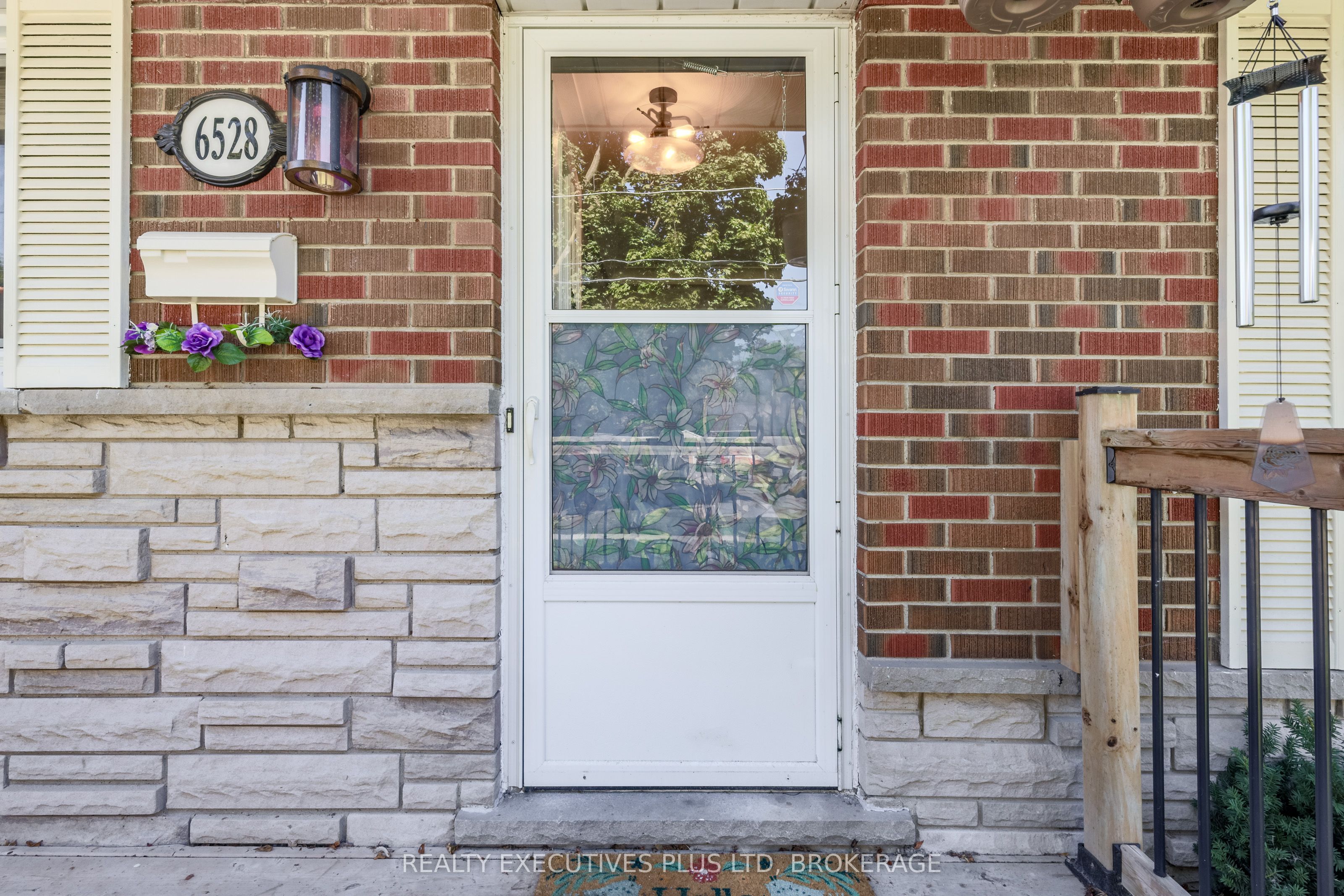 6528 Stamford Green Drive Property Photo 6