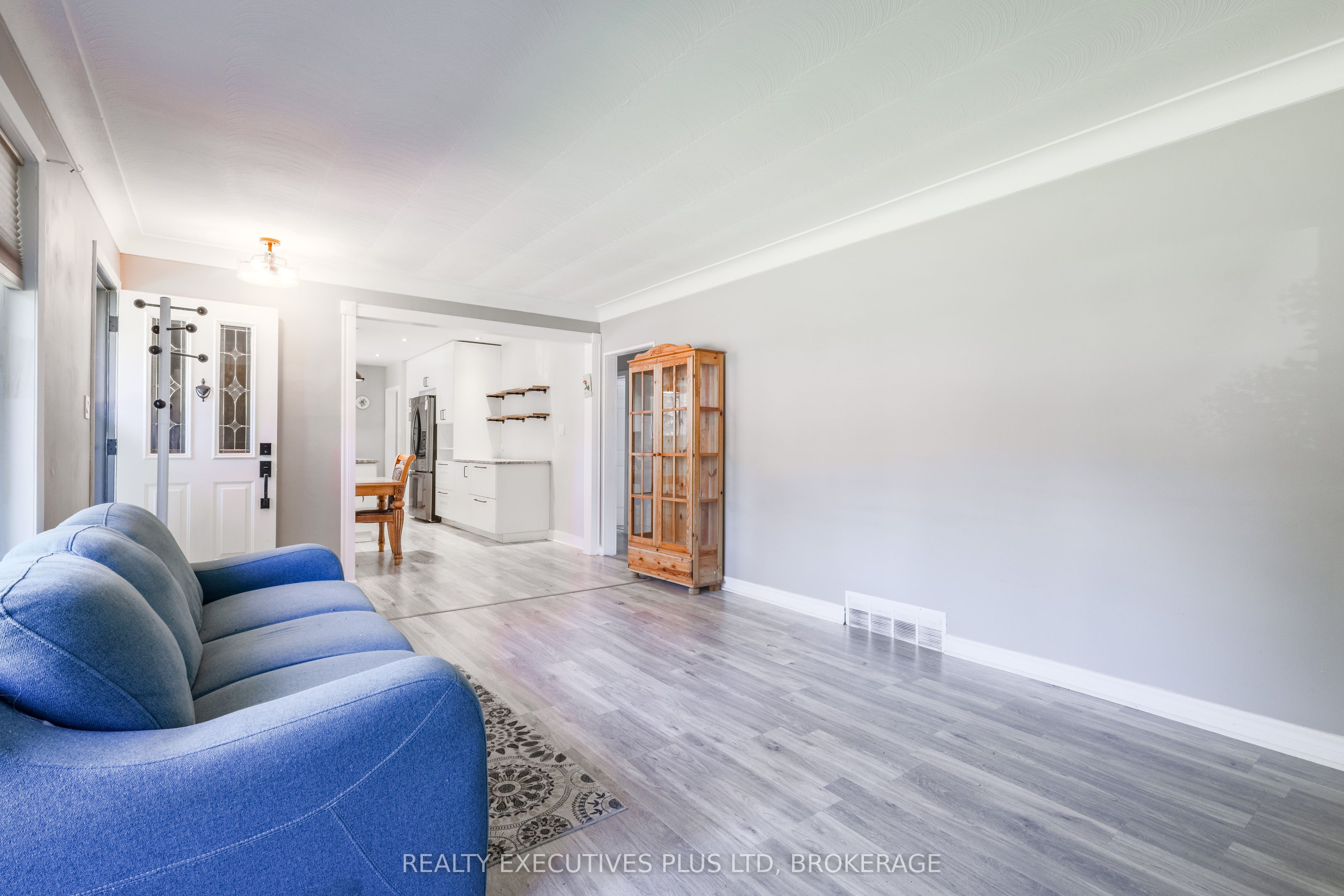 6528 Stamford Green Drive Property Photo 7