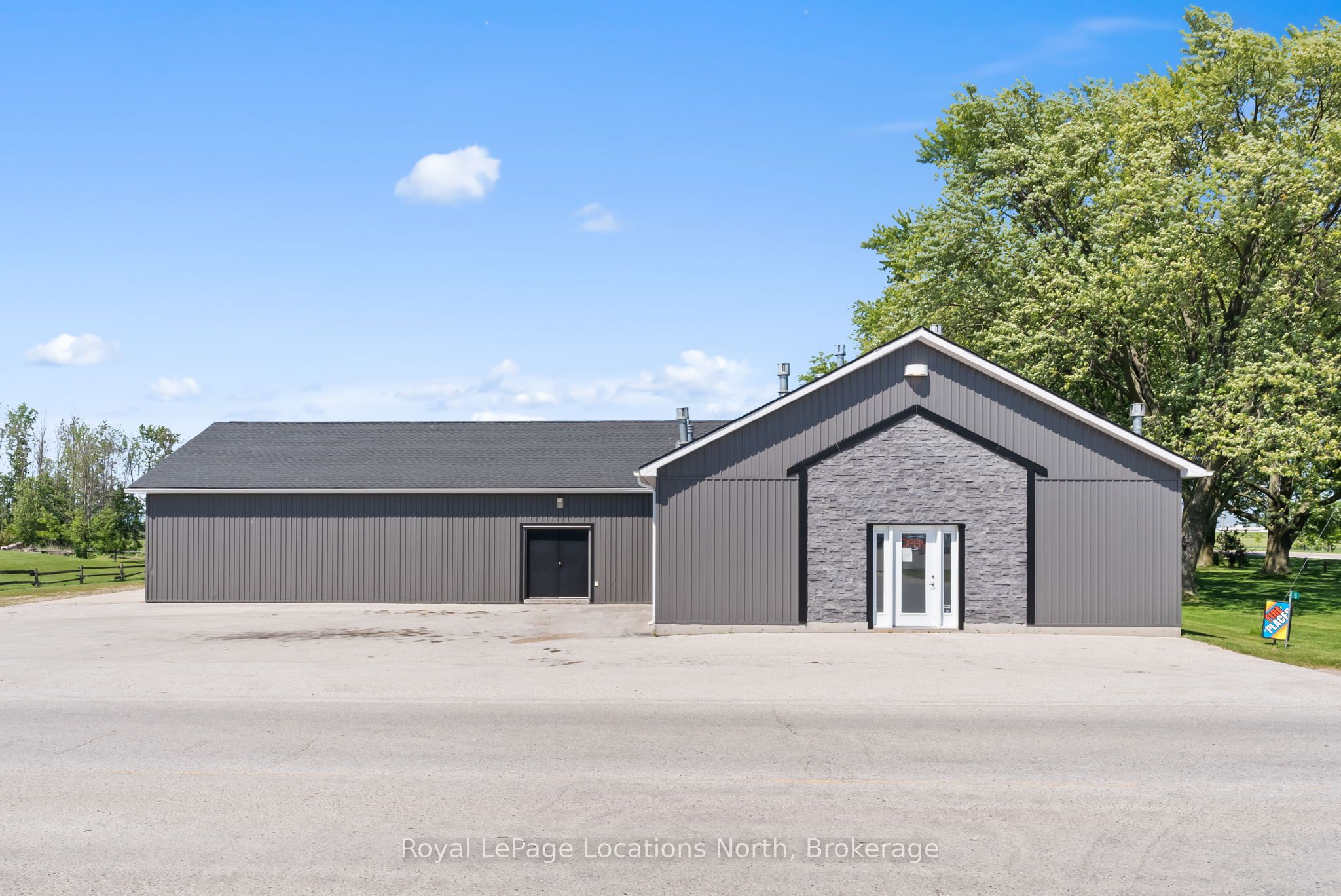 6 Ashfield-Huron Road Property Photo 1