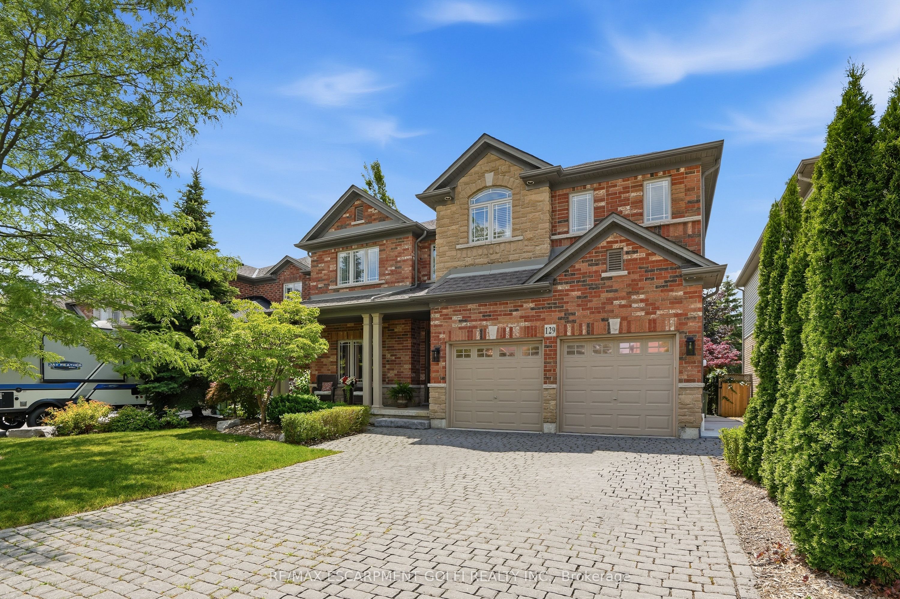 129 Magnificent Way Property Photo 3
