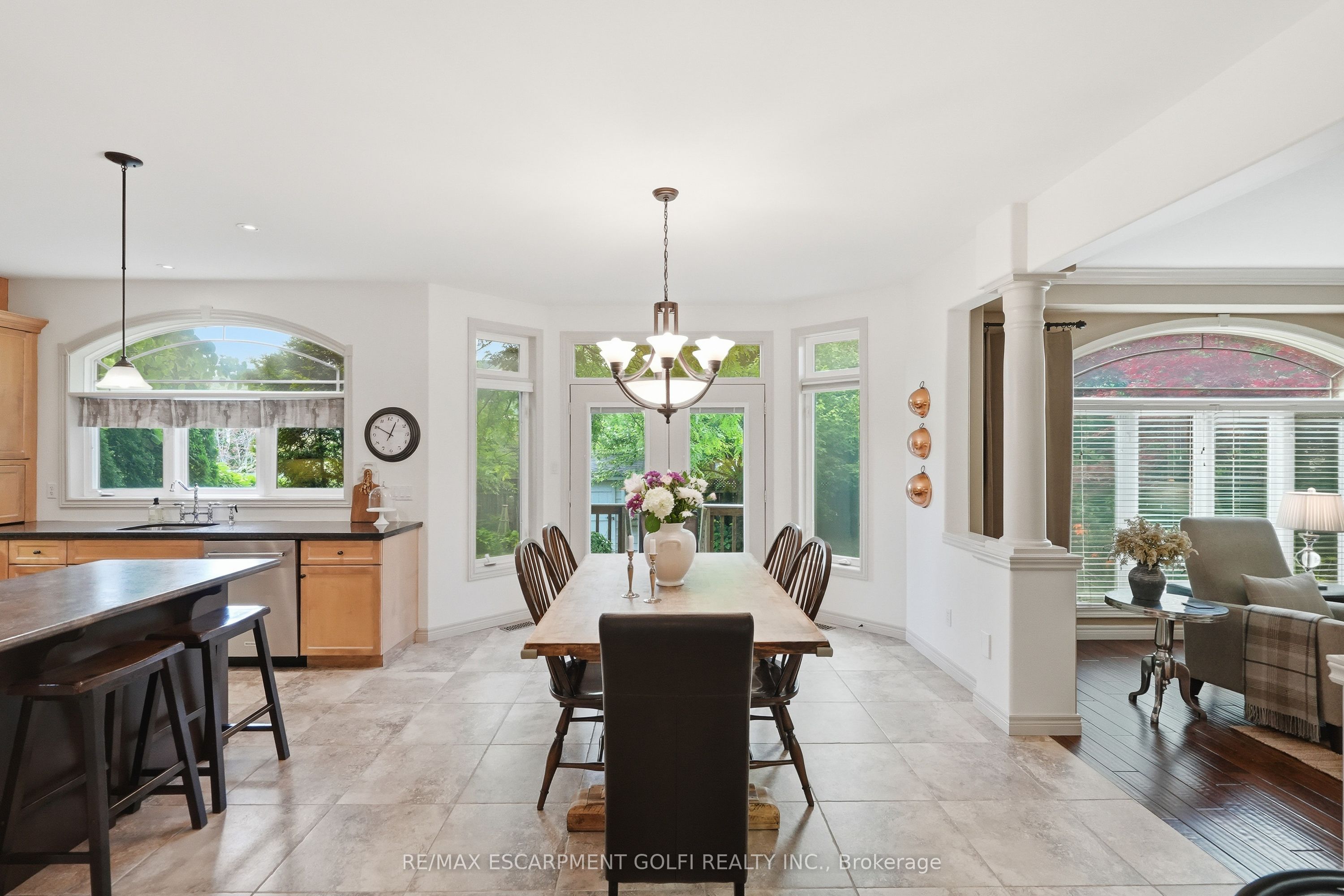 129 Magnificent Way Property Photo 8