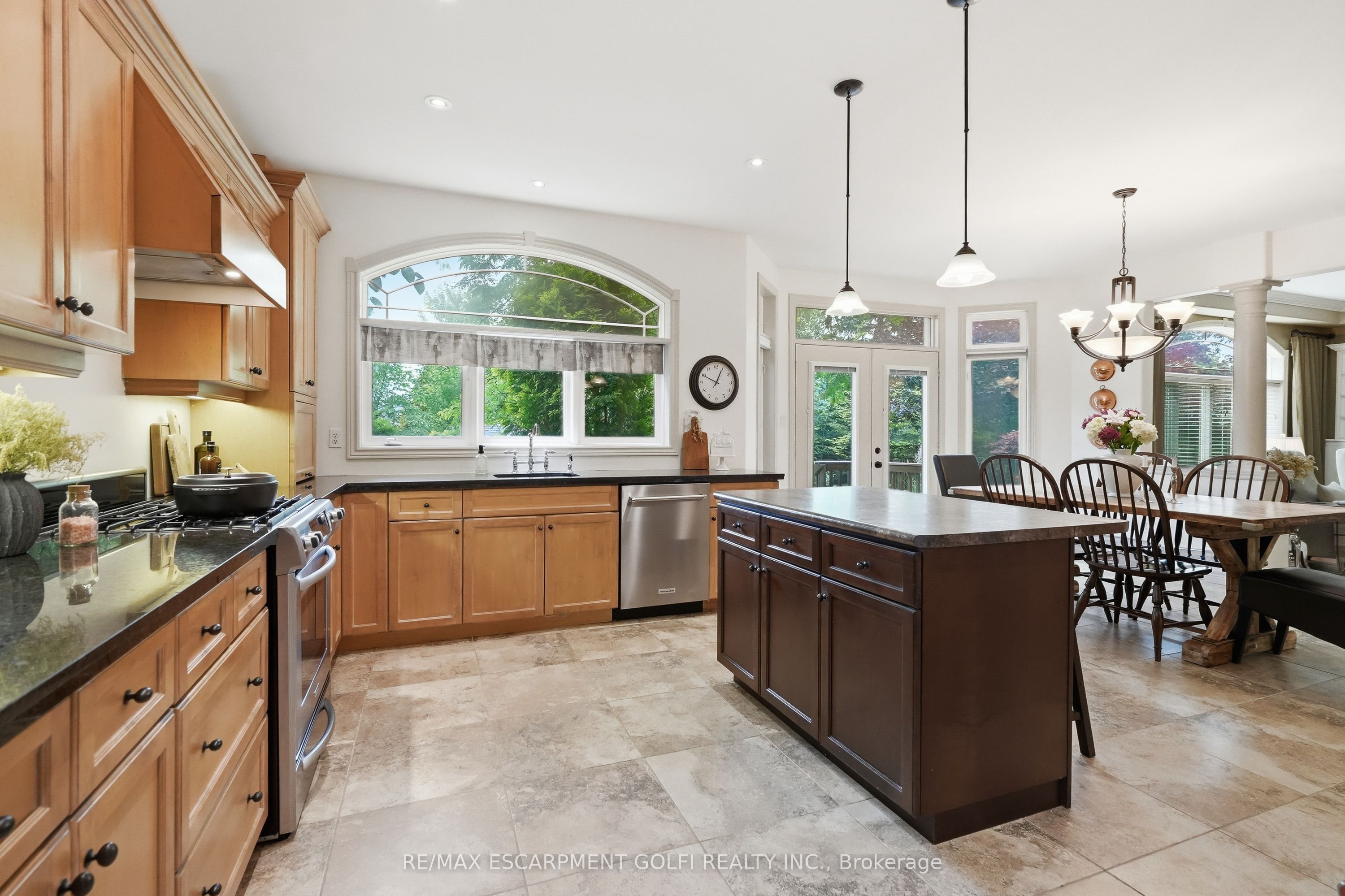 129 Magnificent Way Property Photo 13