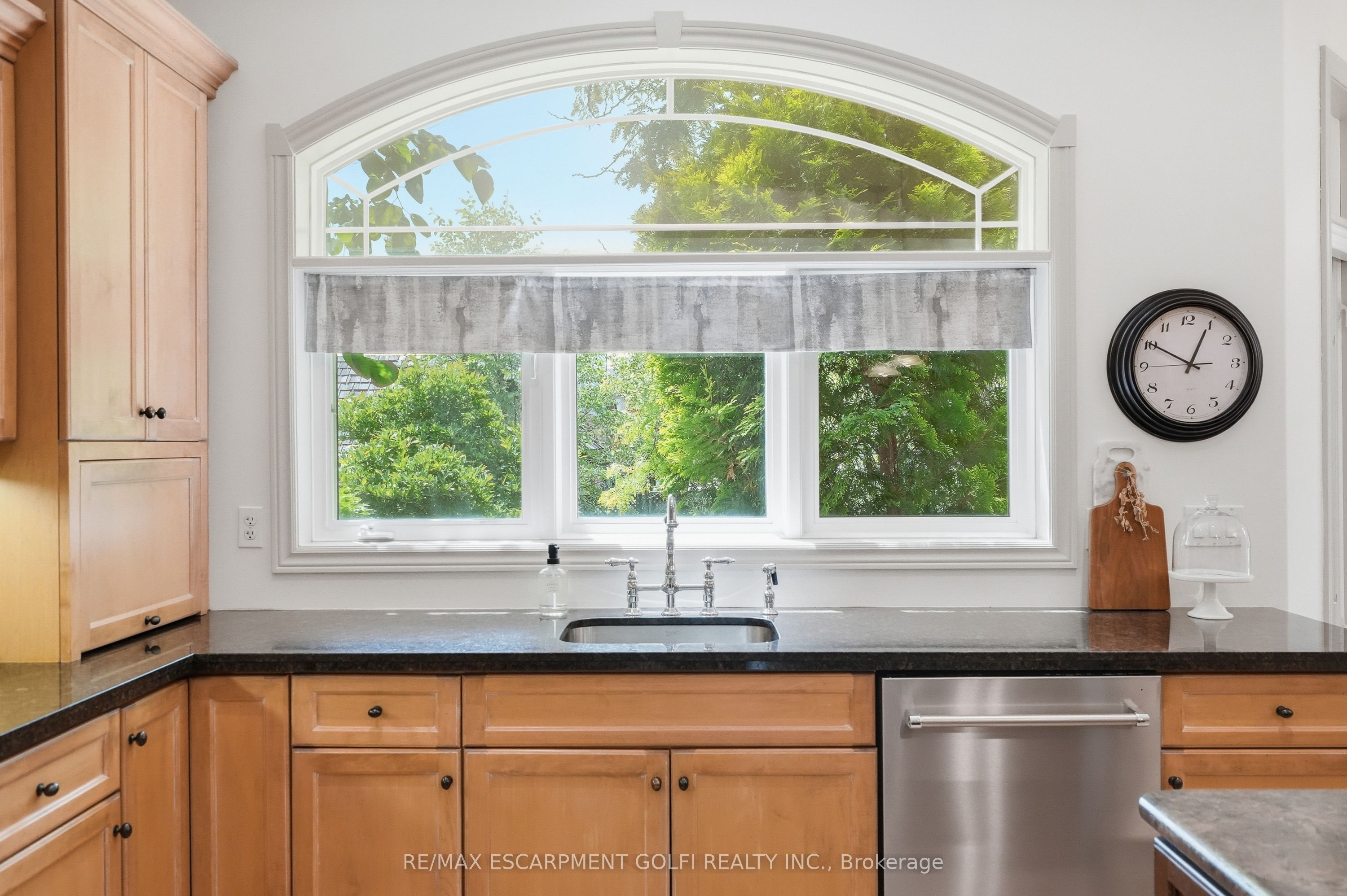 129 Magnificent Way Property Photo 14