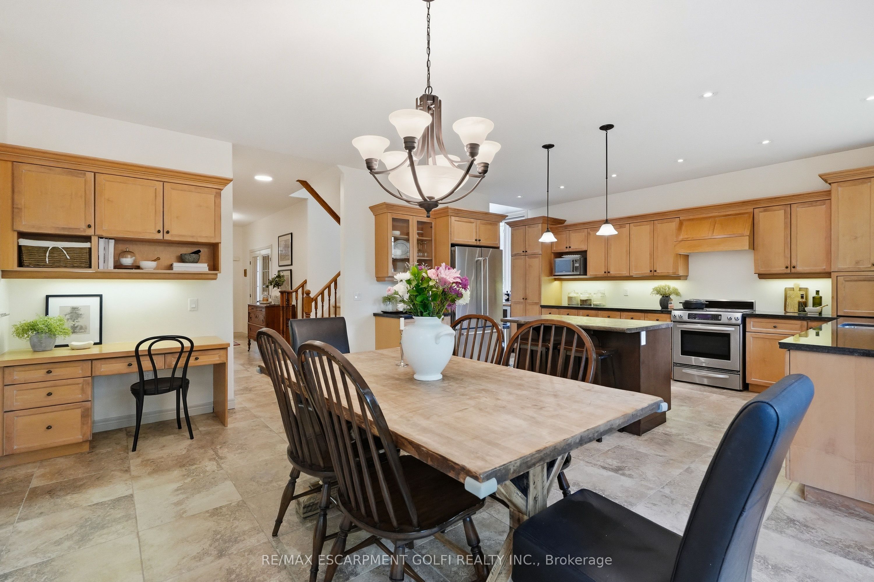 129 Magnificent Way Property Photo 15