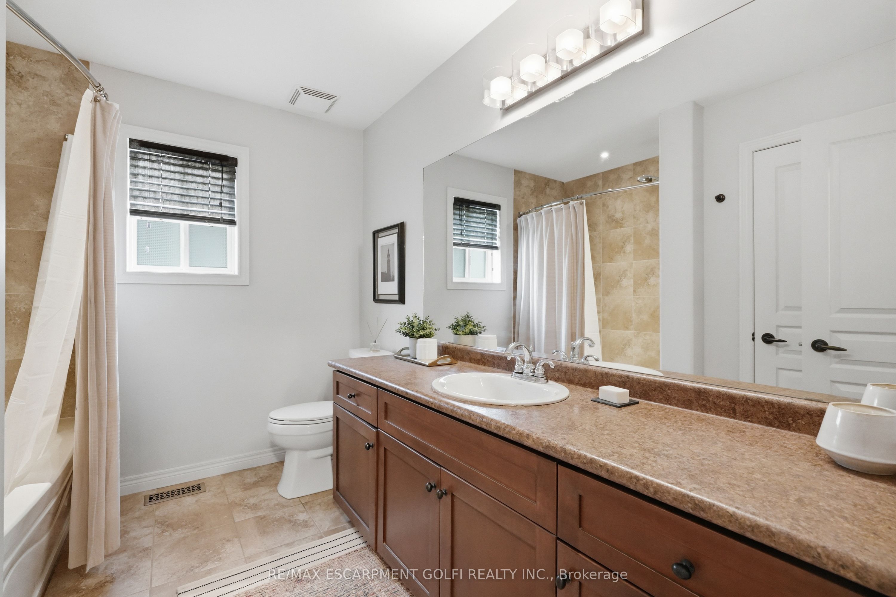 129 Magnificent Way Property Photo 28