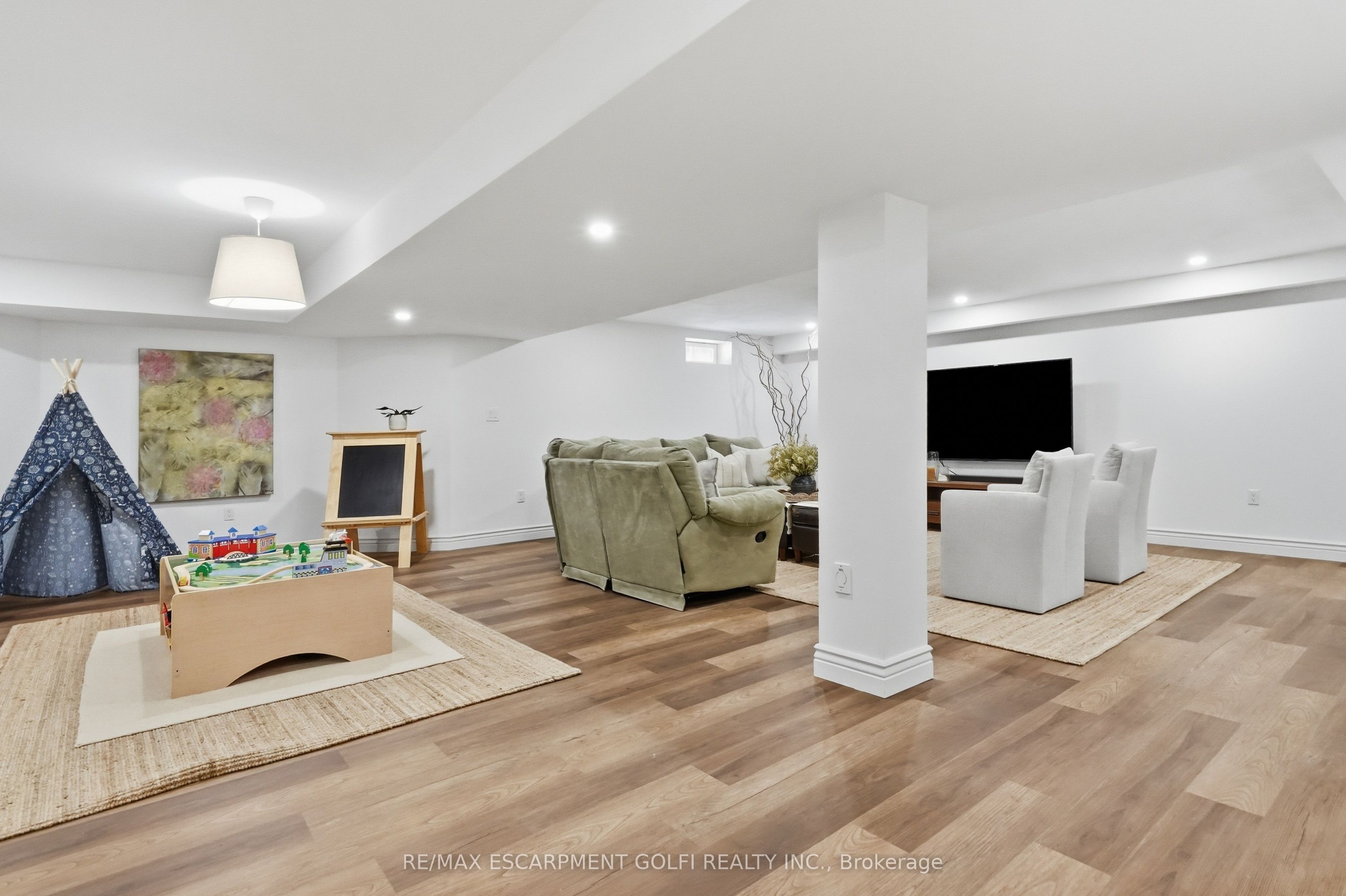 129 Magnificent Way Property Photo 30