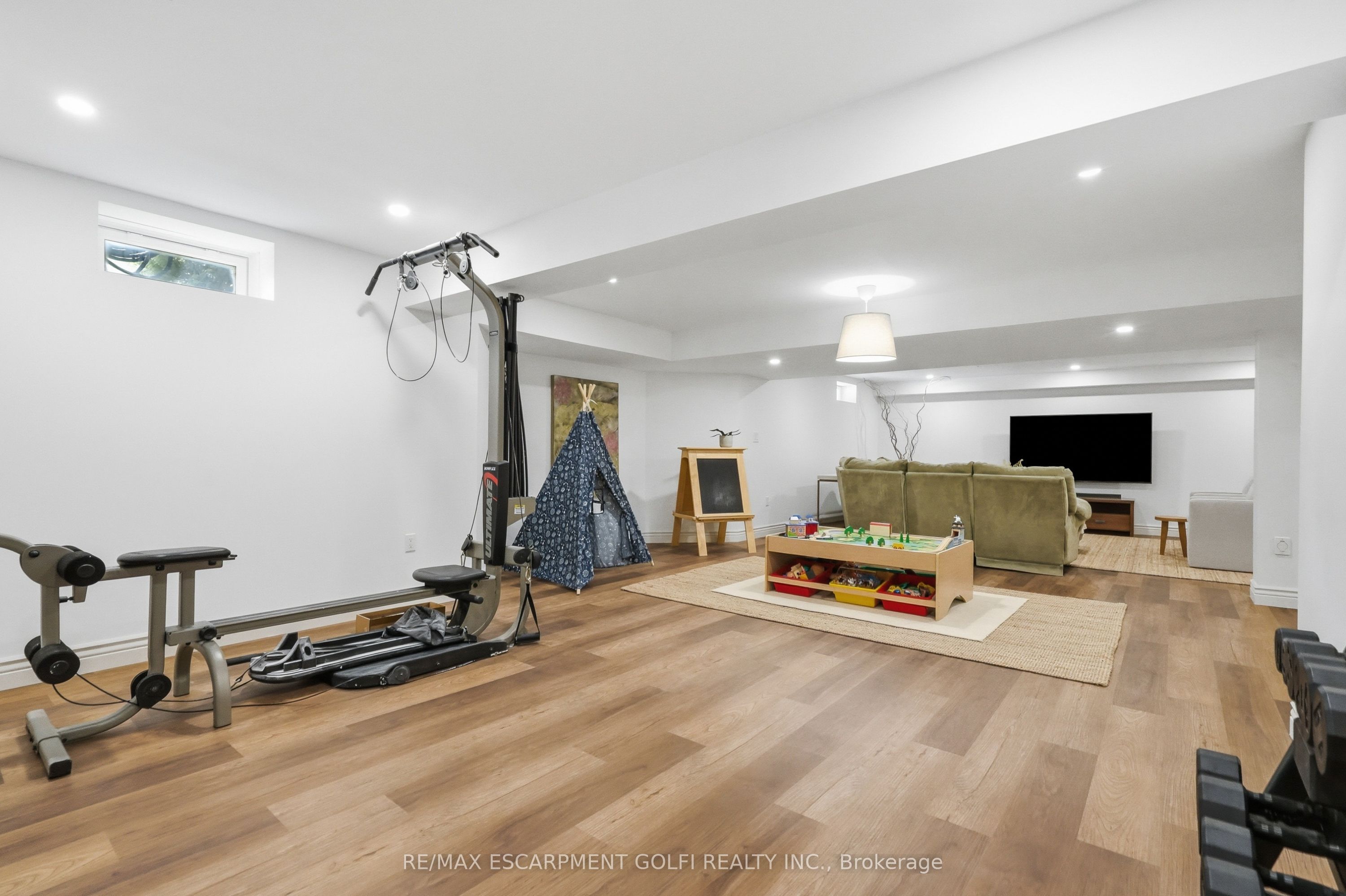 129 Magnificent Way Property Photo 35