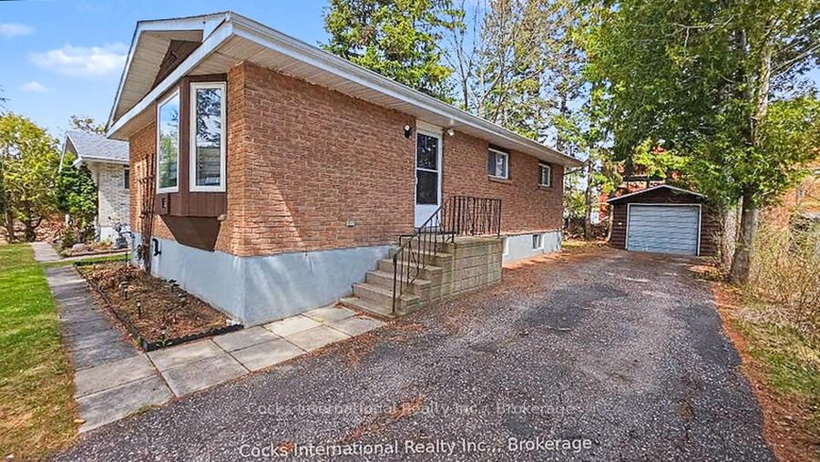 36 Susan Street W Property Photo 38